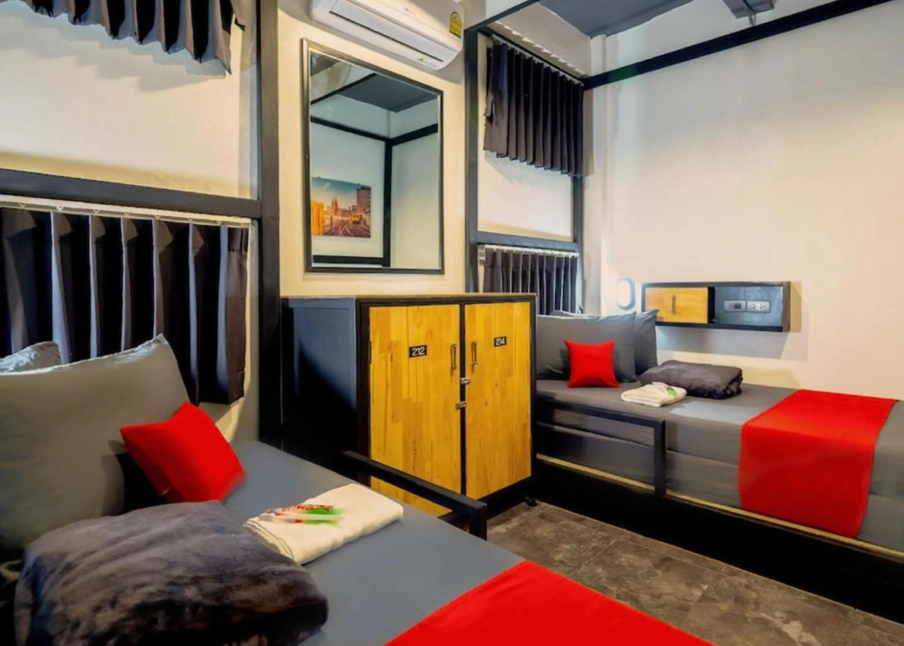 Twin Room with Shared Bathroom in Episode 11 Hostel Sukhumvit