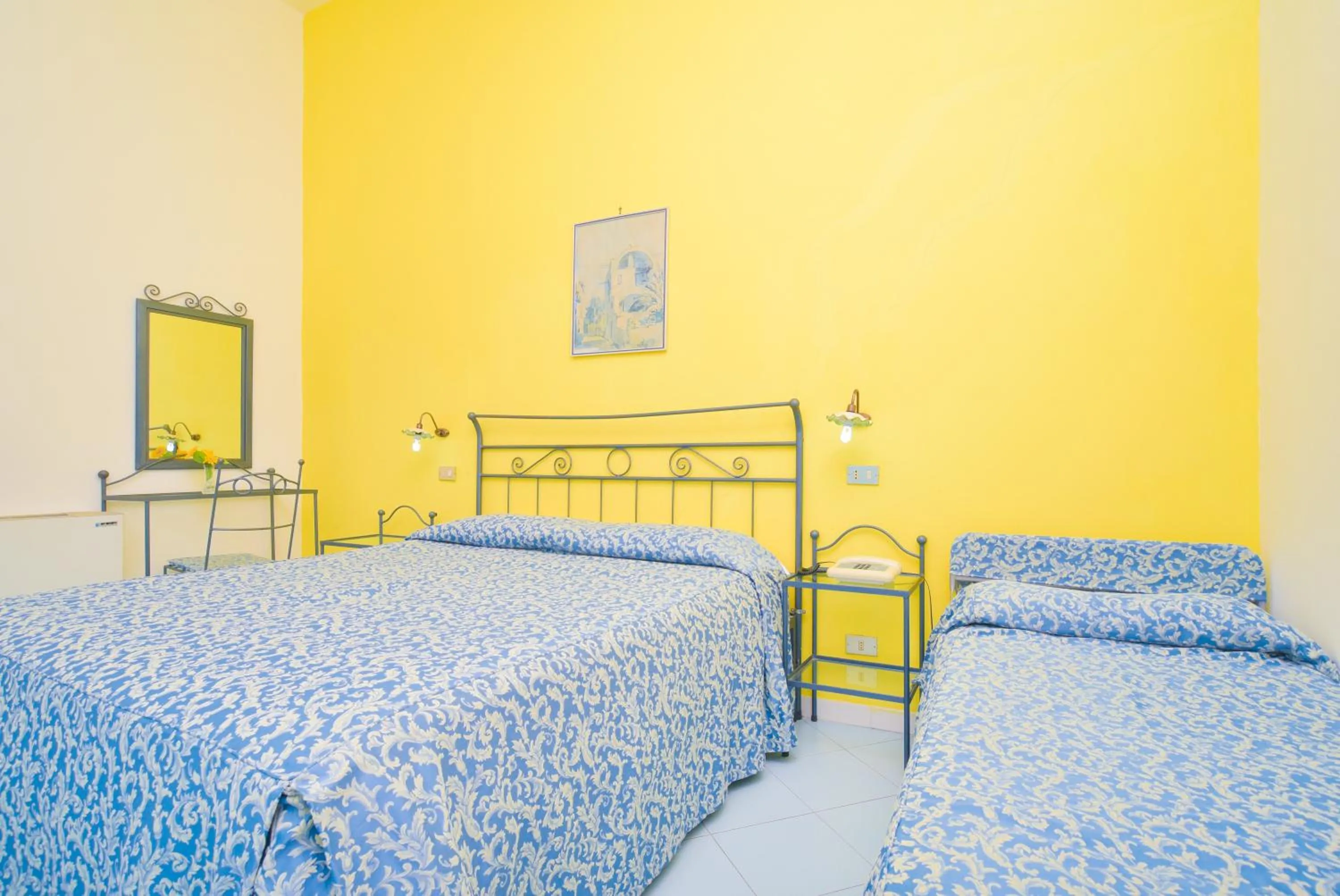 Superior Triple Room with Sea View in Hotel Celeste