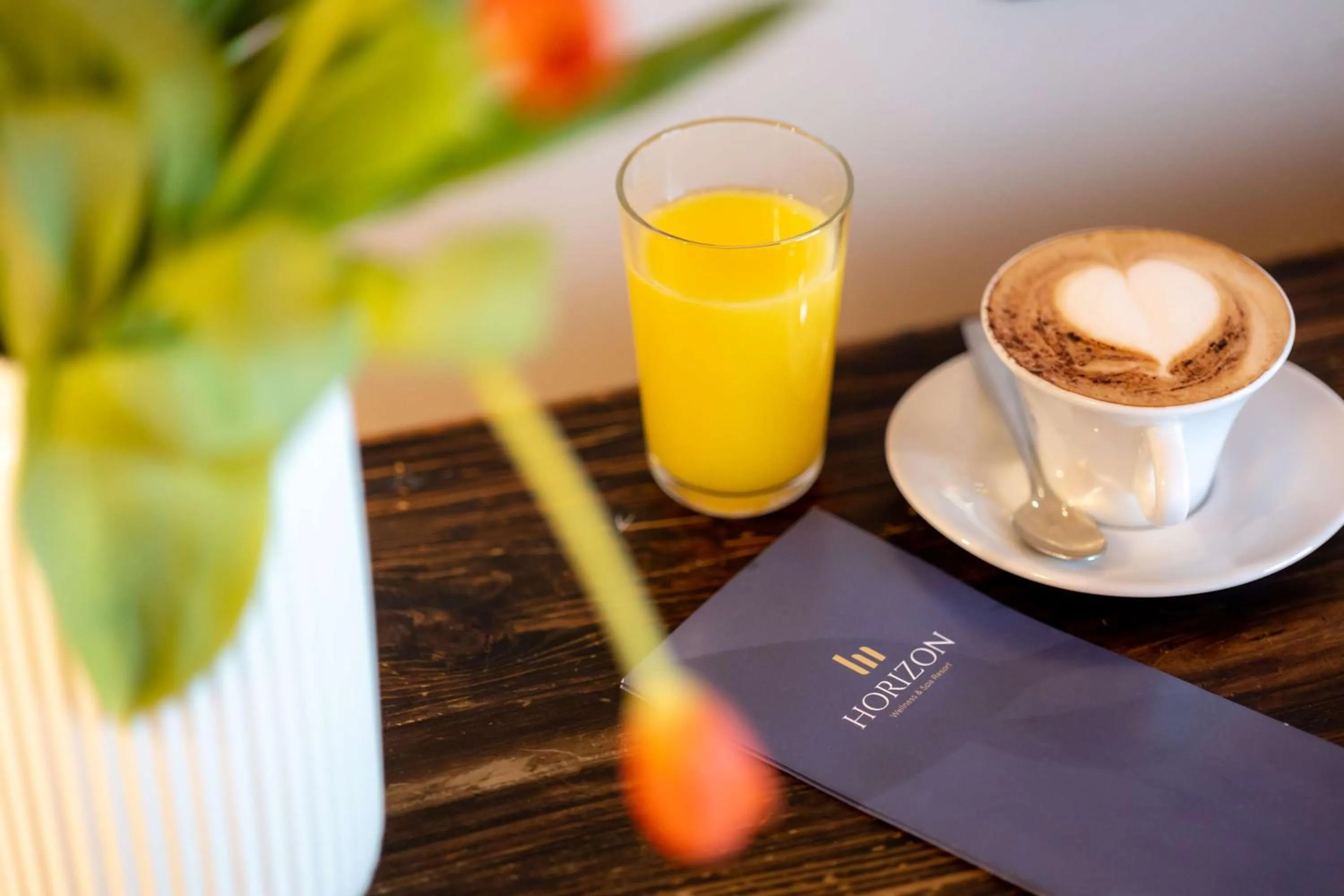 Superior Queen Room with Balcony and Lake View in Hotel Horizon Wellness & Spa Resort - Best Western Signature Collection