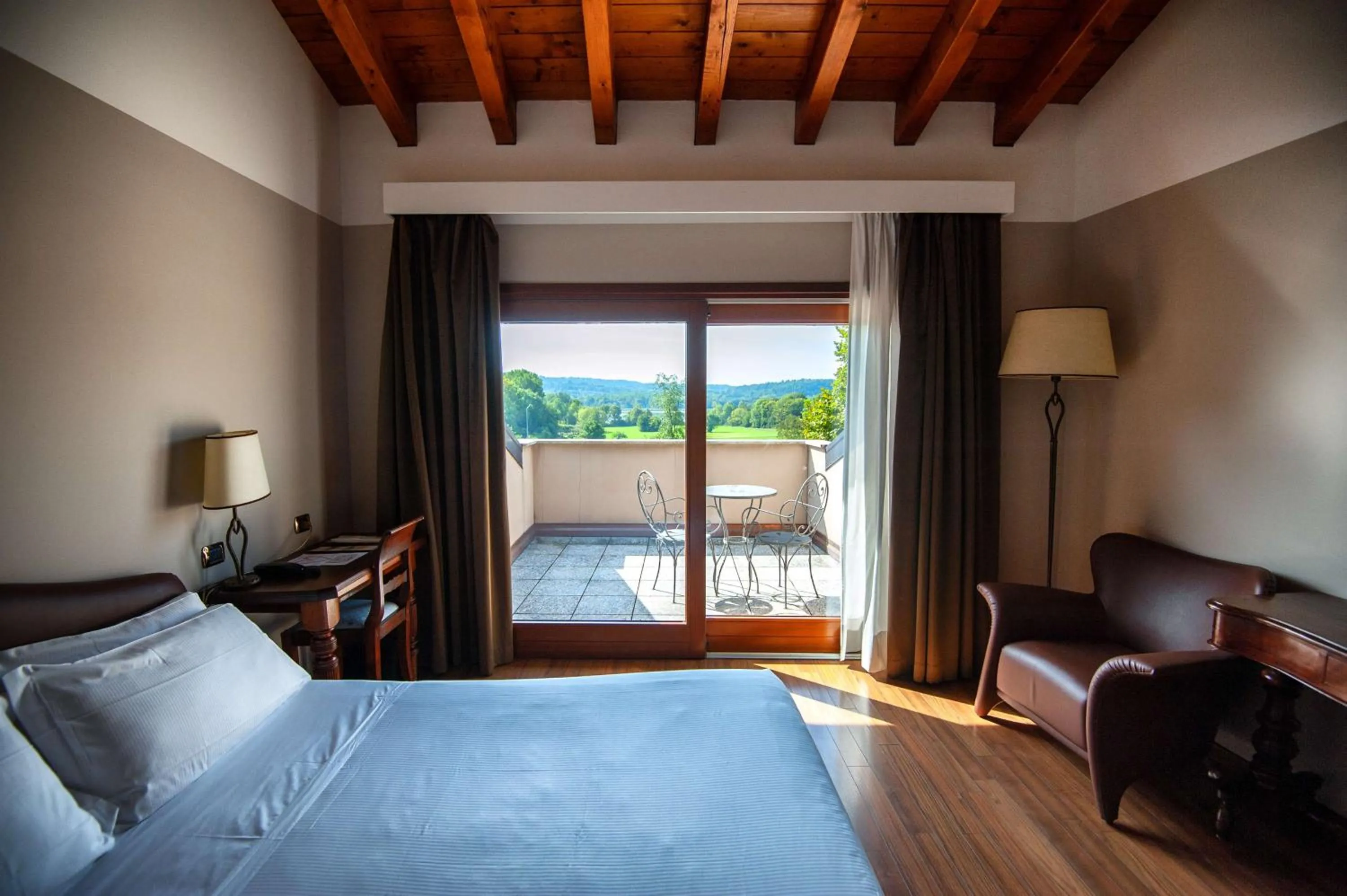 Superior Room with One Queen and One Single Bed - single occupancy in Hotel Horizon Wellness & Spa Resort - Best Western Signature Collection