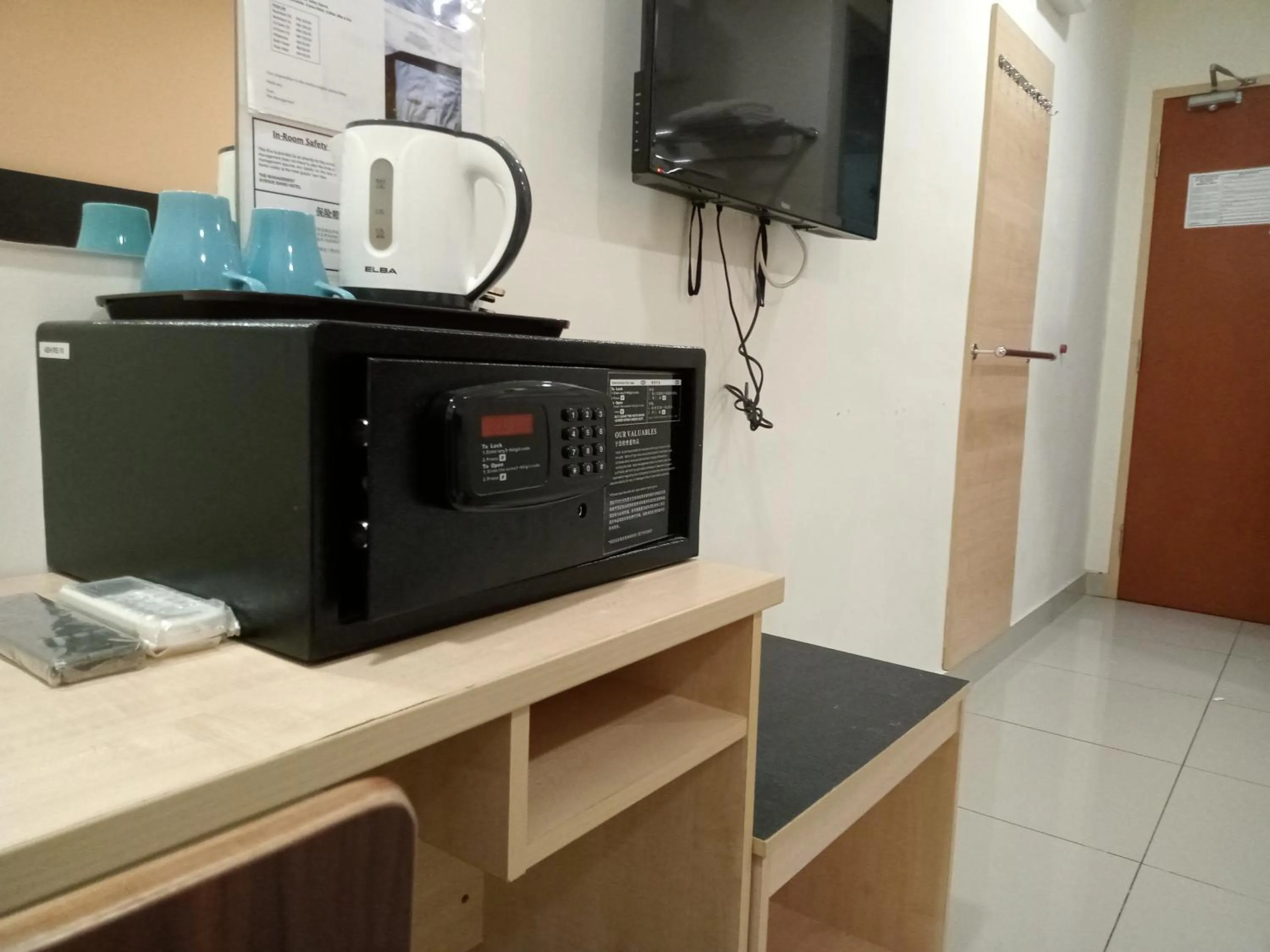 Standard Twin Room in AVENUE BANGI HOTEL