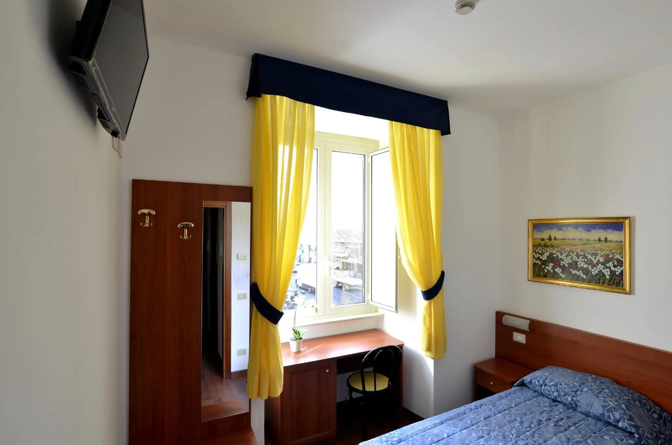 Single Room in Hotel Tex