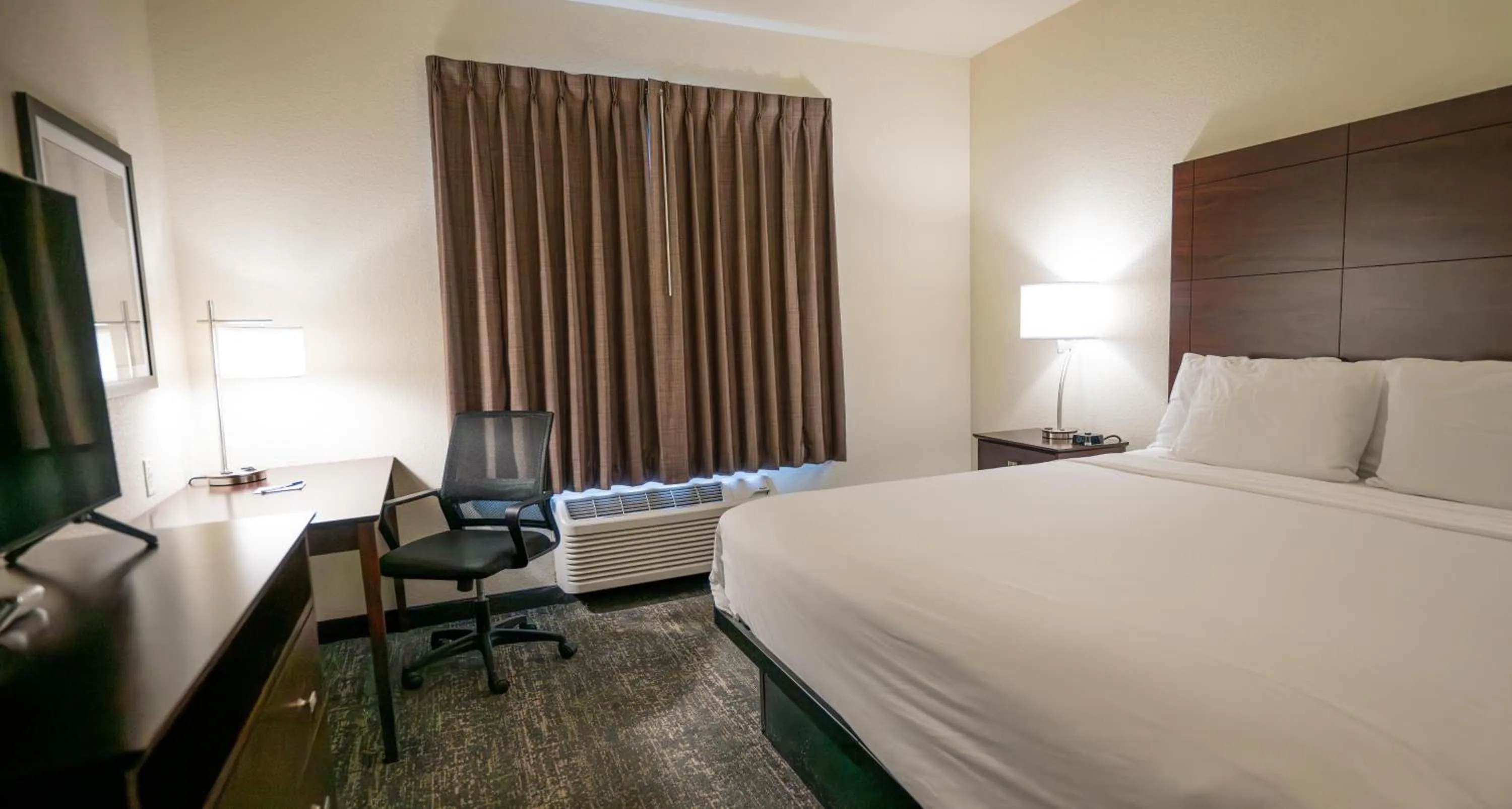 King Room in Cobblestone Hotel & Suites - Lamar