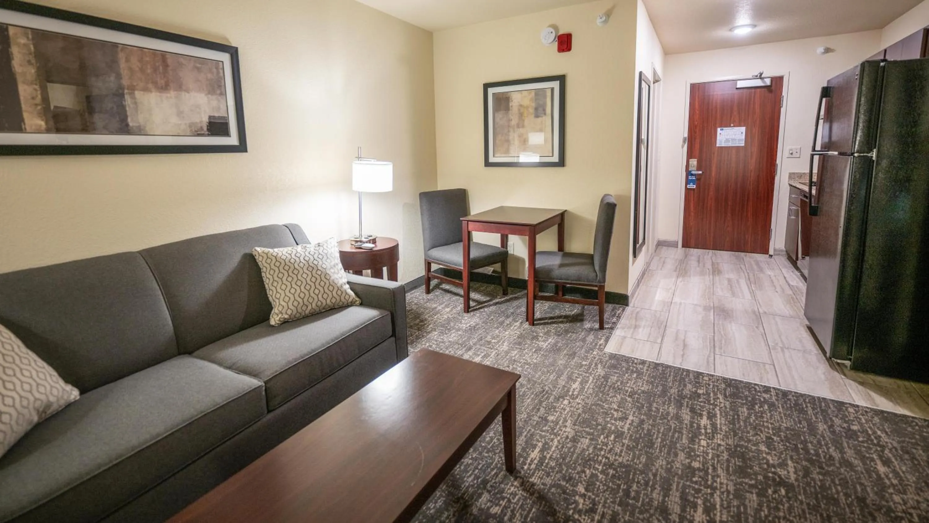 One-Bedroom Suite in Cobblestone Hotel & Suites - Lamar