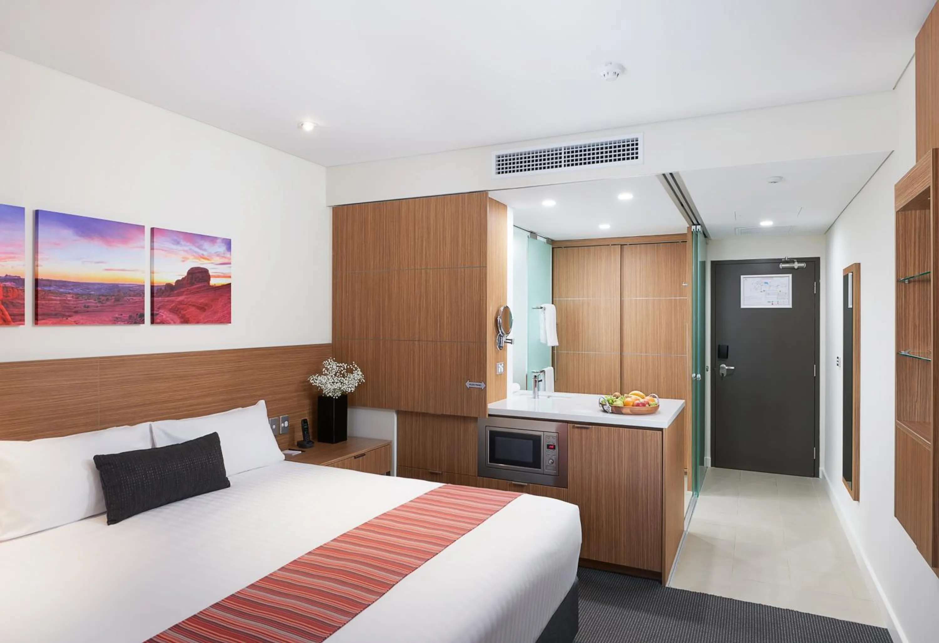 King Room in Country Comfort Perth