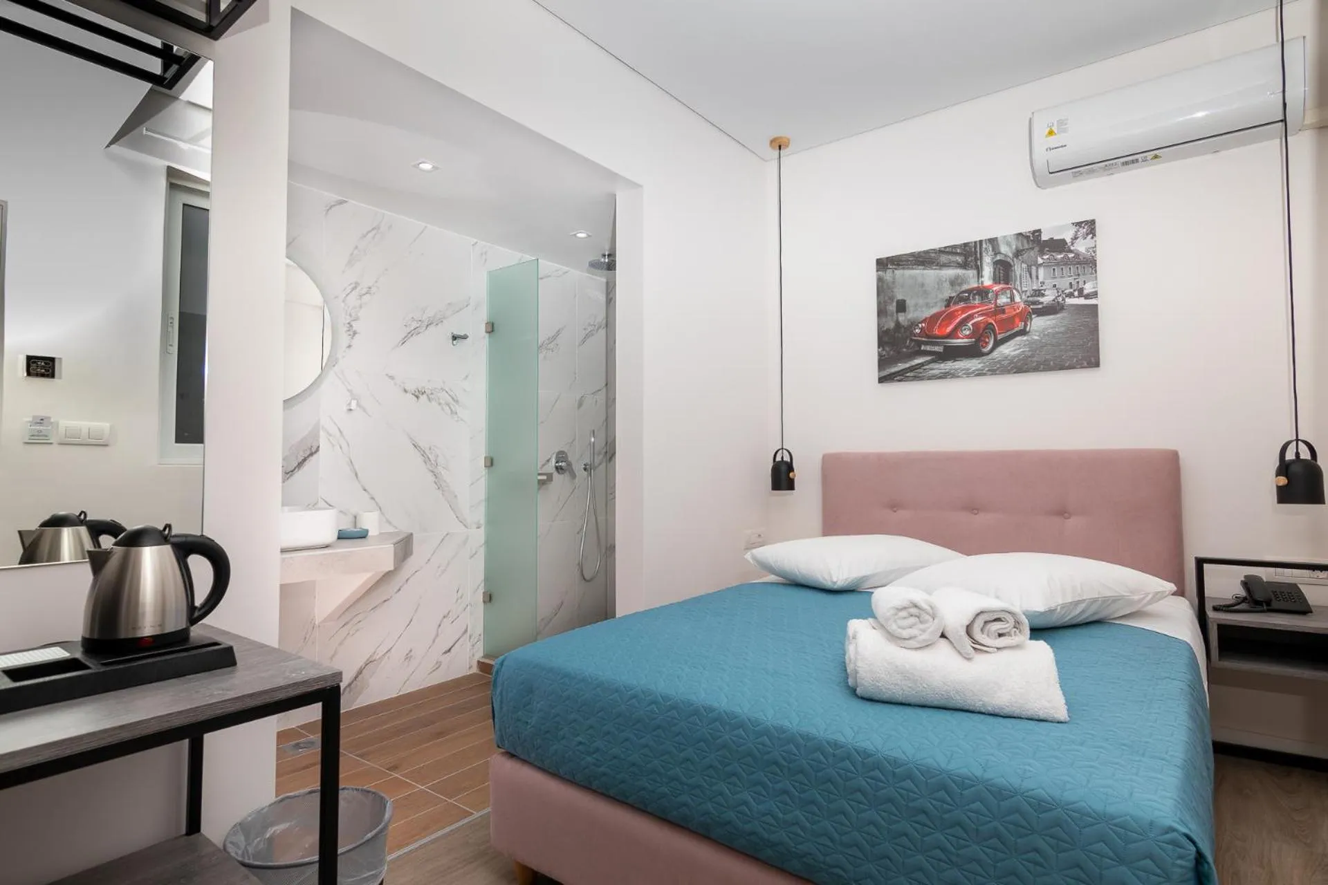 Small Double Room in Dunlin Hotel