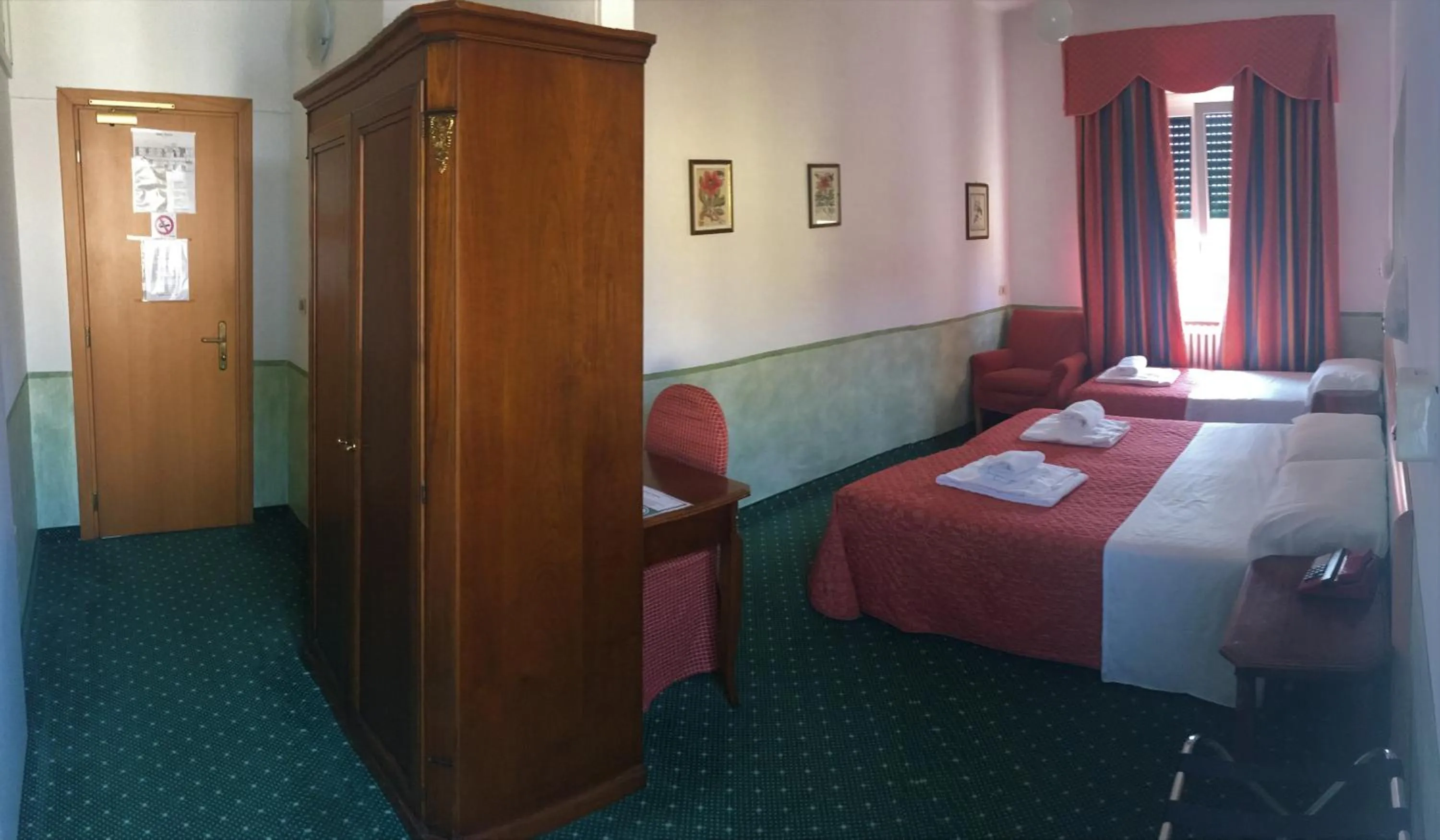 Triple Room in Hotel Astoria