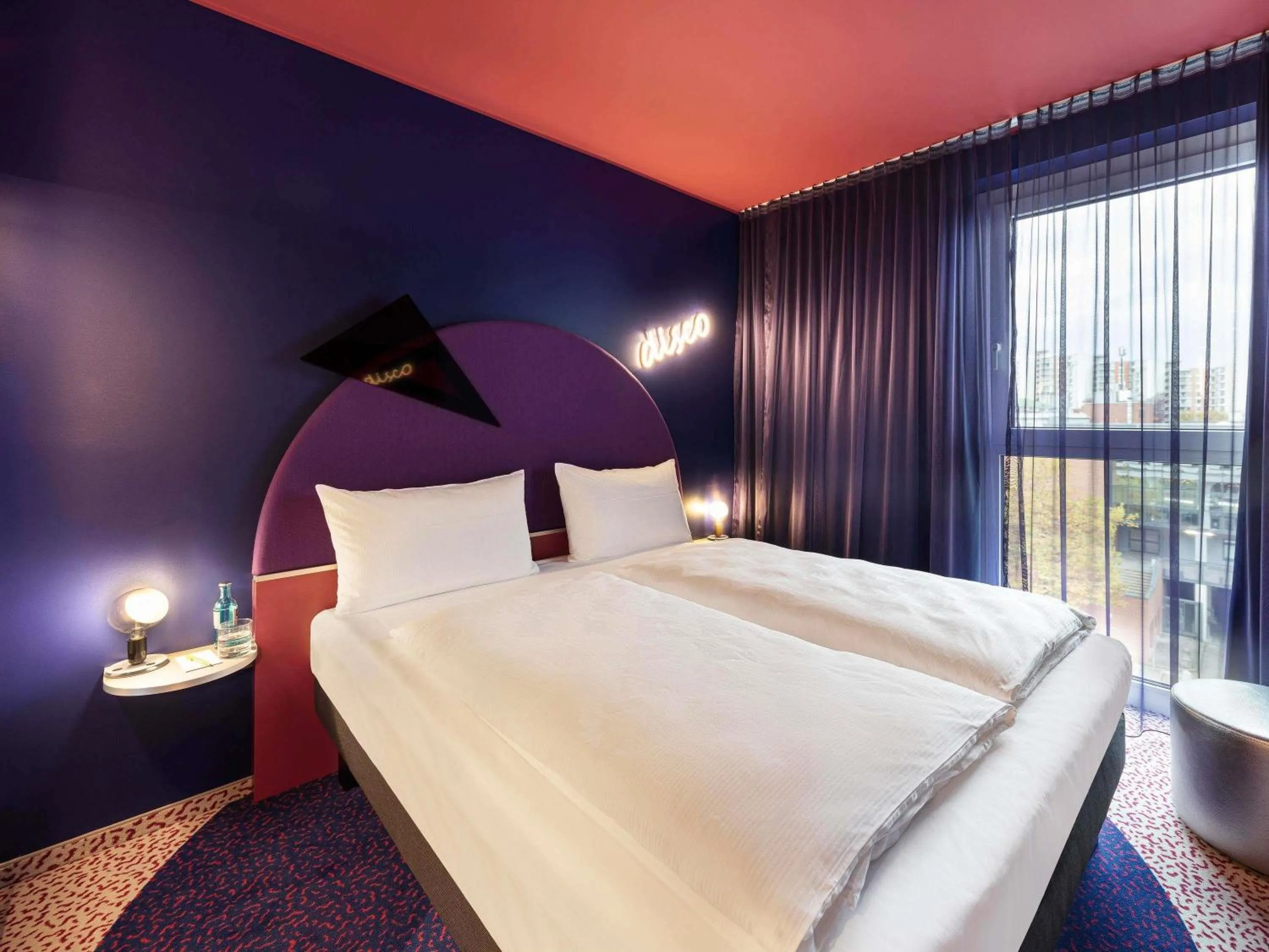 Connecting Double Room in ibis Styles Muenchen Perlach