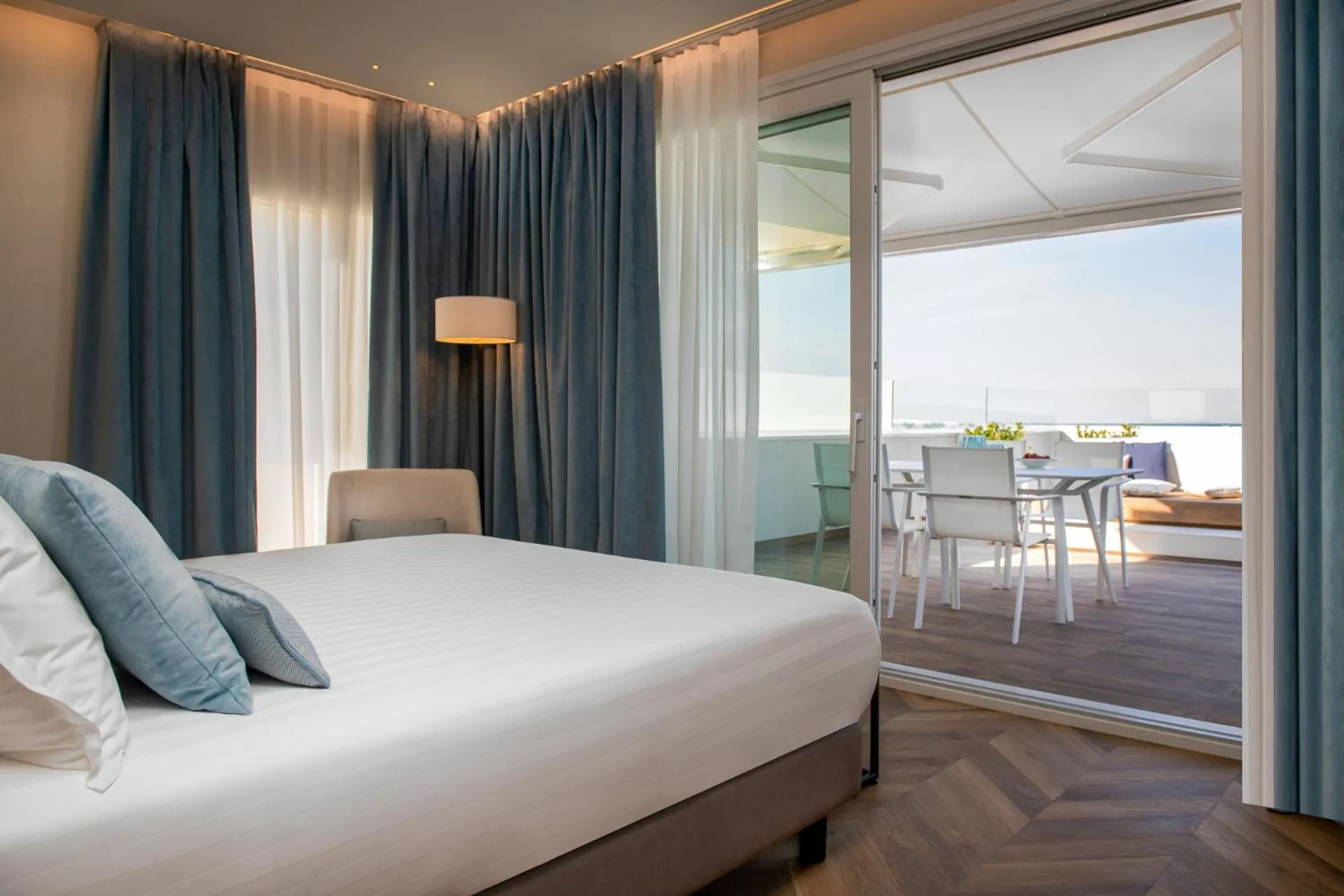 Suite with Terrace - single occupancy in Litoraneo Suite Hotel