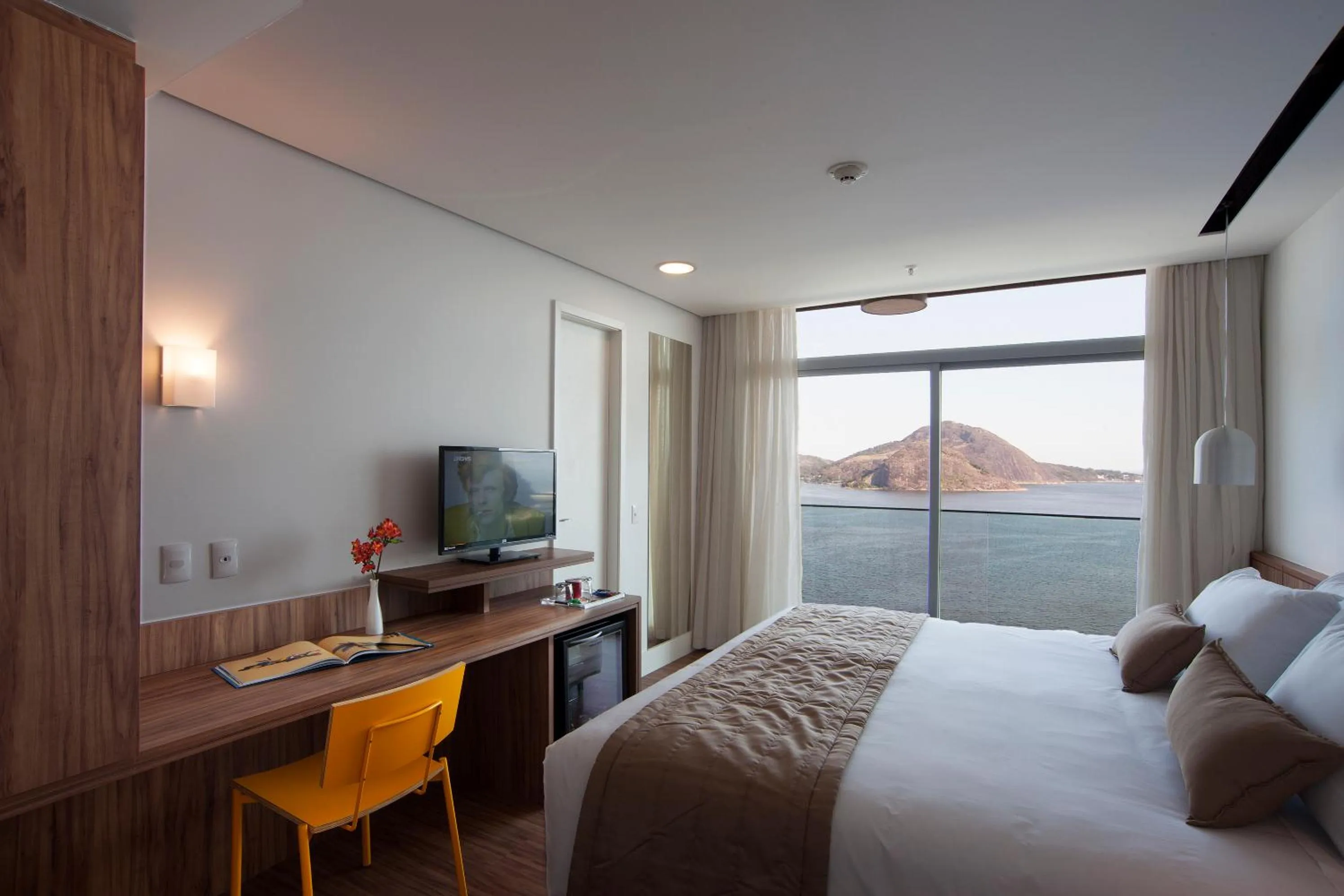 Suite in H Niteroi Hotel