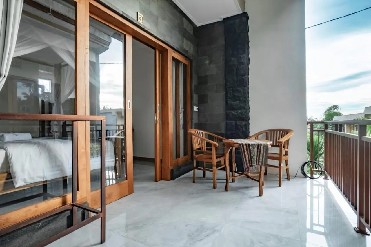 Deluxe Double Room with Balcony in PAK'VO'HOUSE