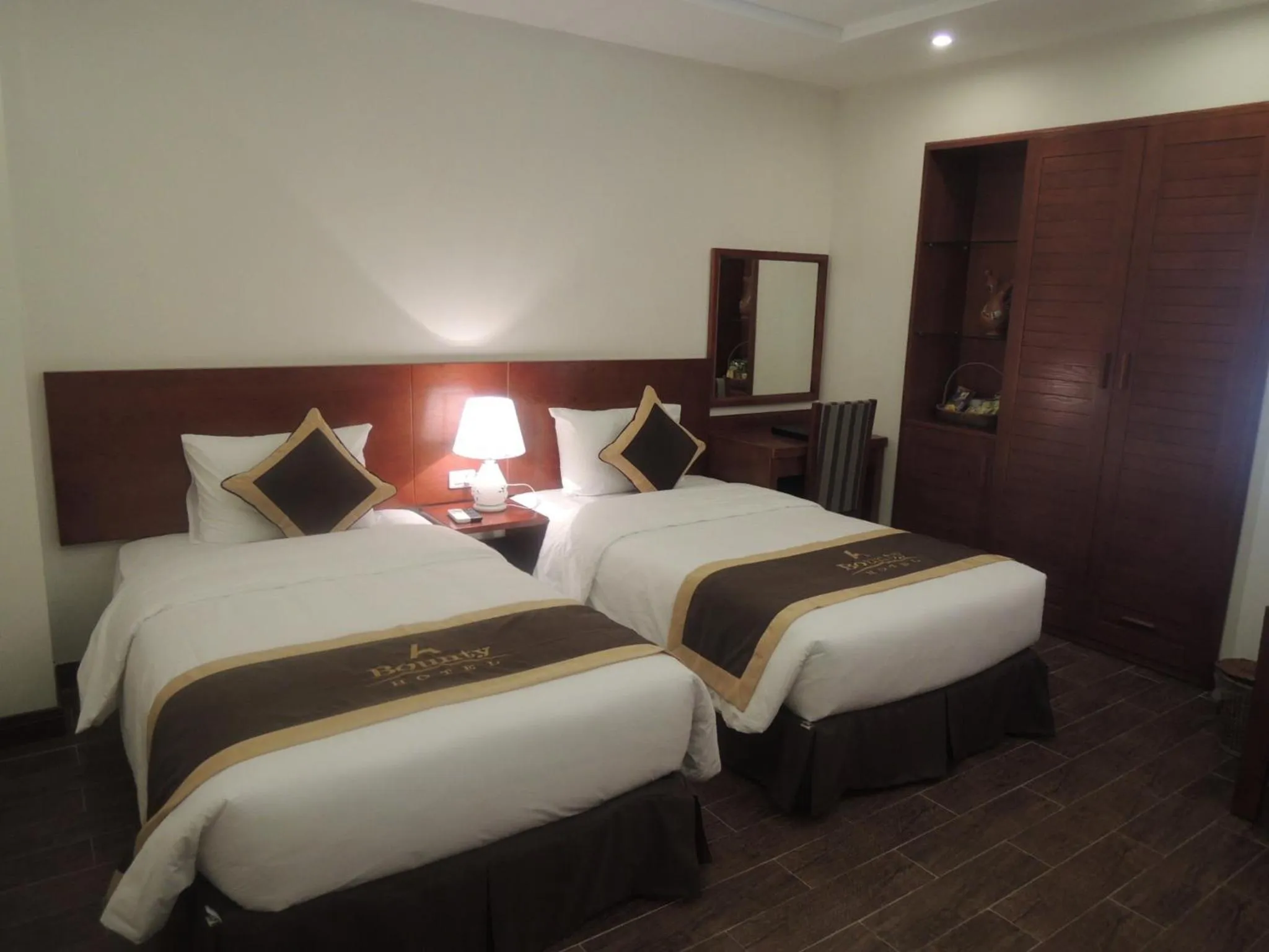Deluxe Double or Twin Room in Bounty Hotel