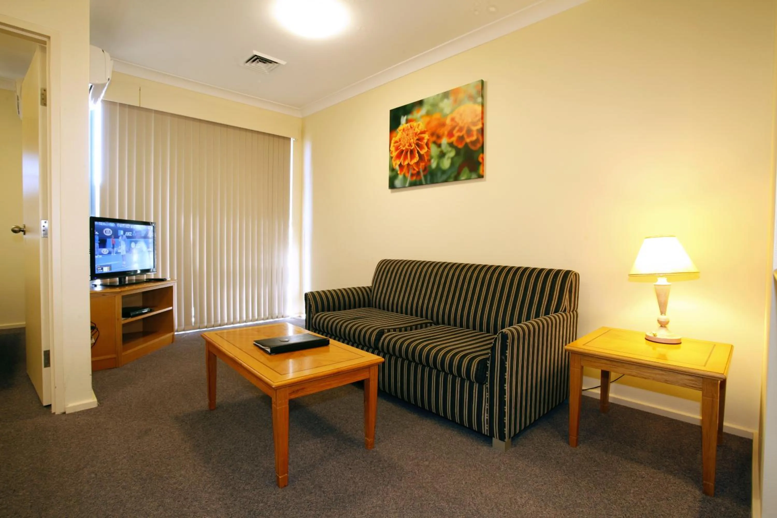 One-Bedroom Apartment in Maclin Lodge Motel