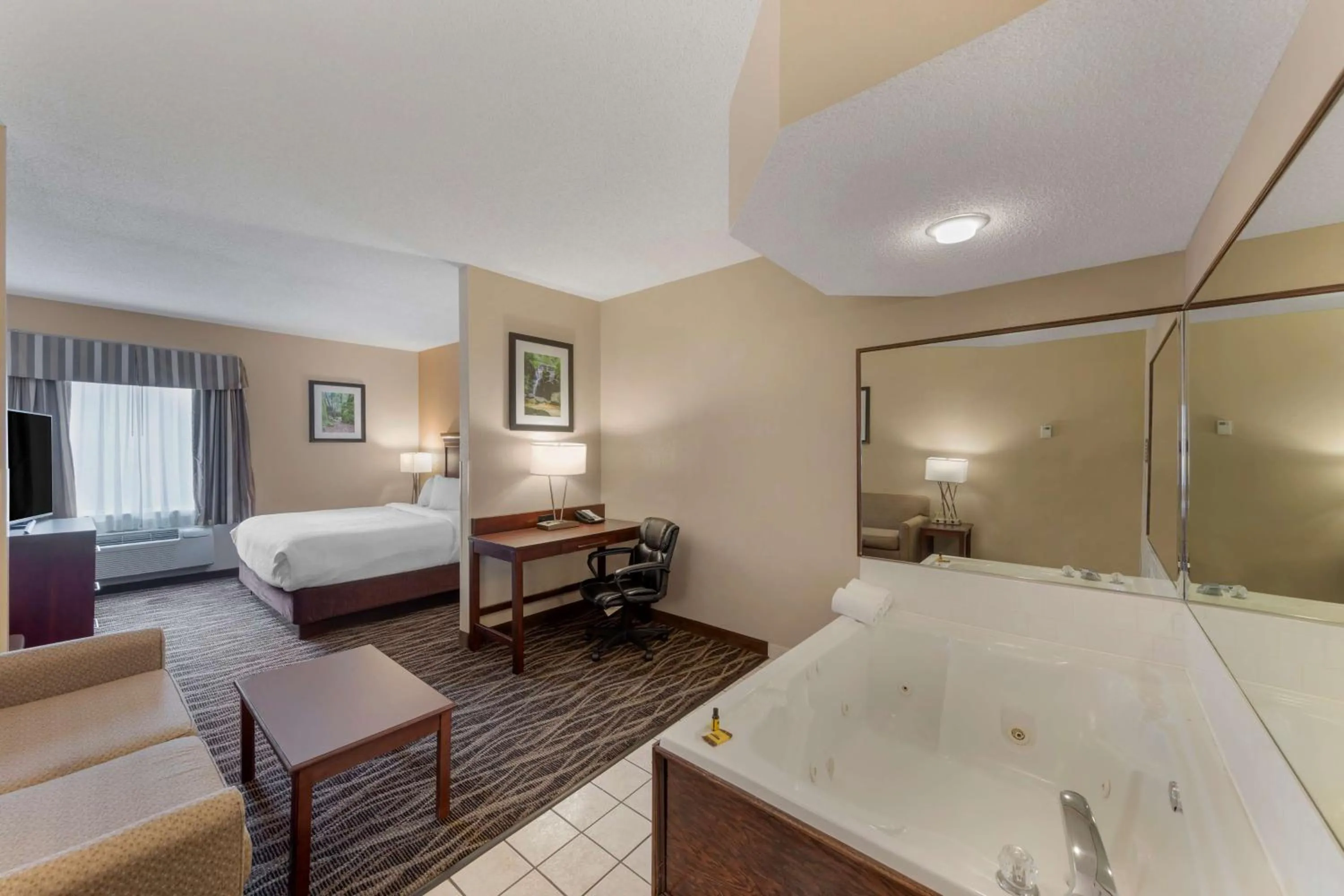 King Suite - Non-Smoking in Best Western Plus Russellville Hotel & Suites