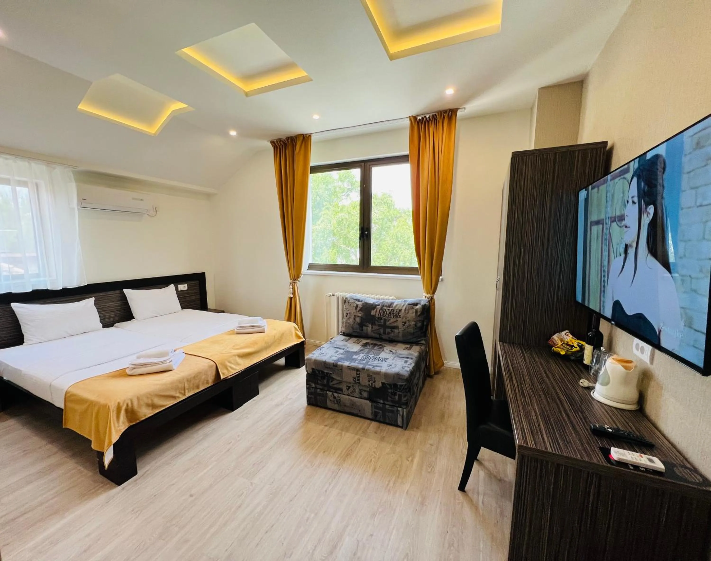 Comfort Double or Twin Room with River View in Side One Design Hotel Garni