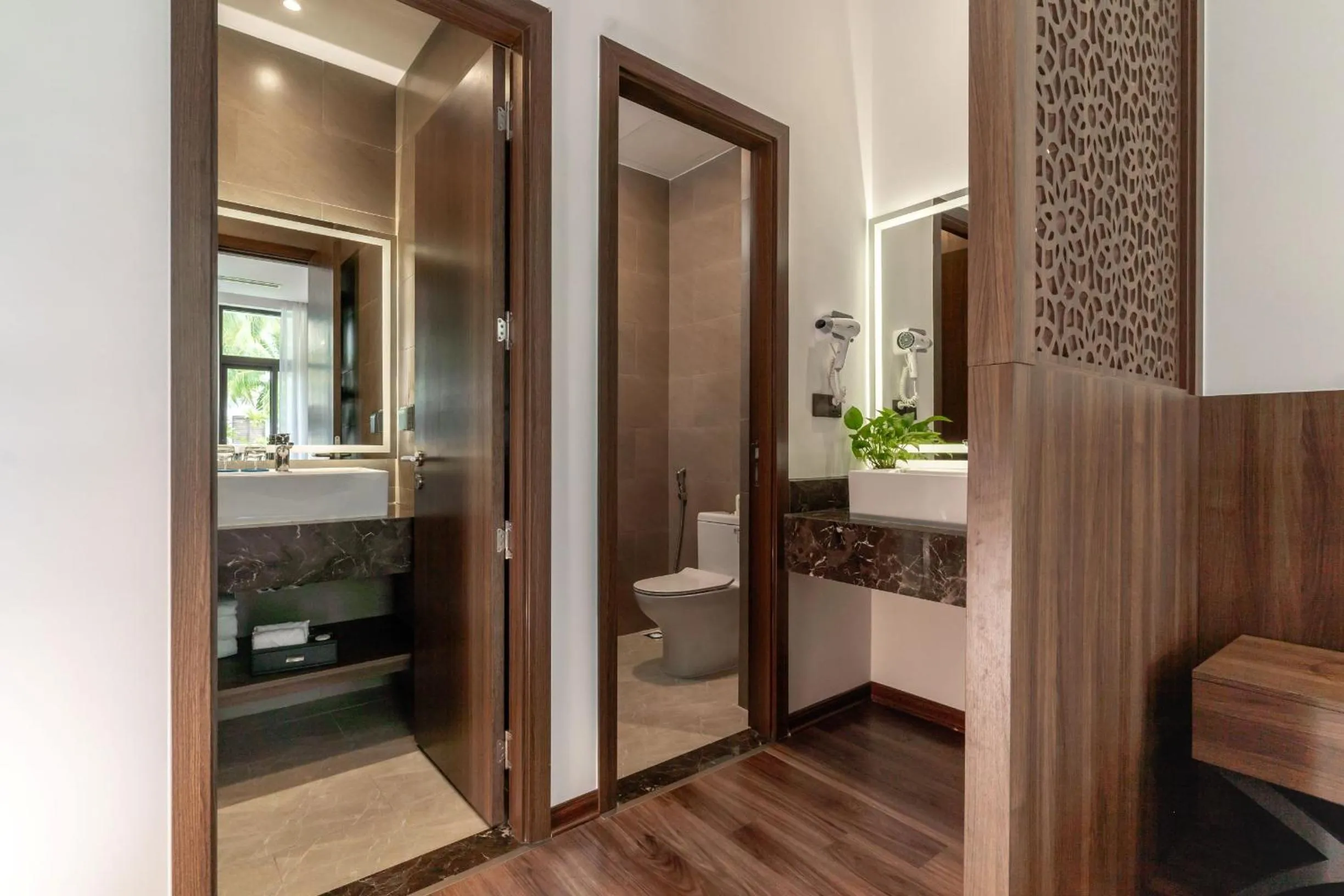 Deluxe Twin Room in Nesta Hotel Da Nang