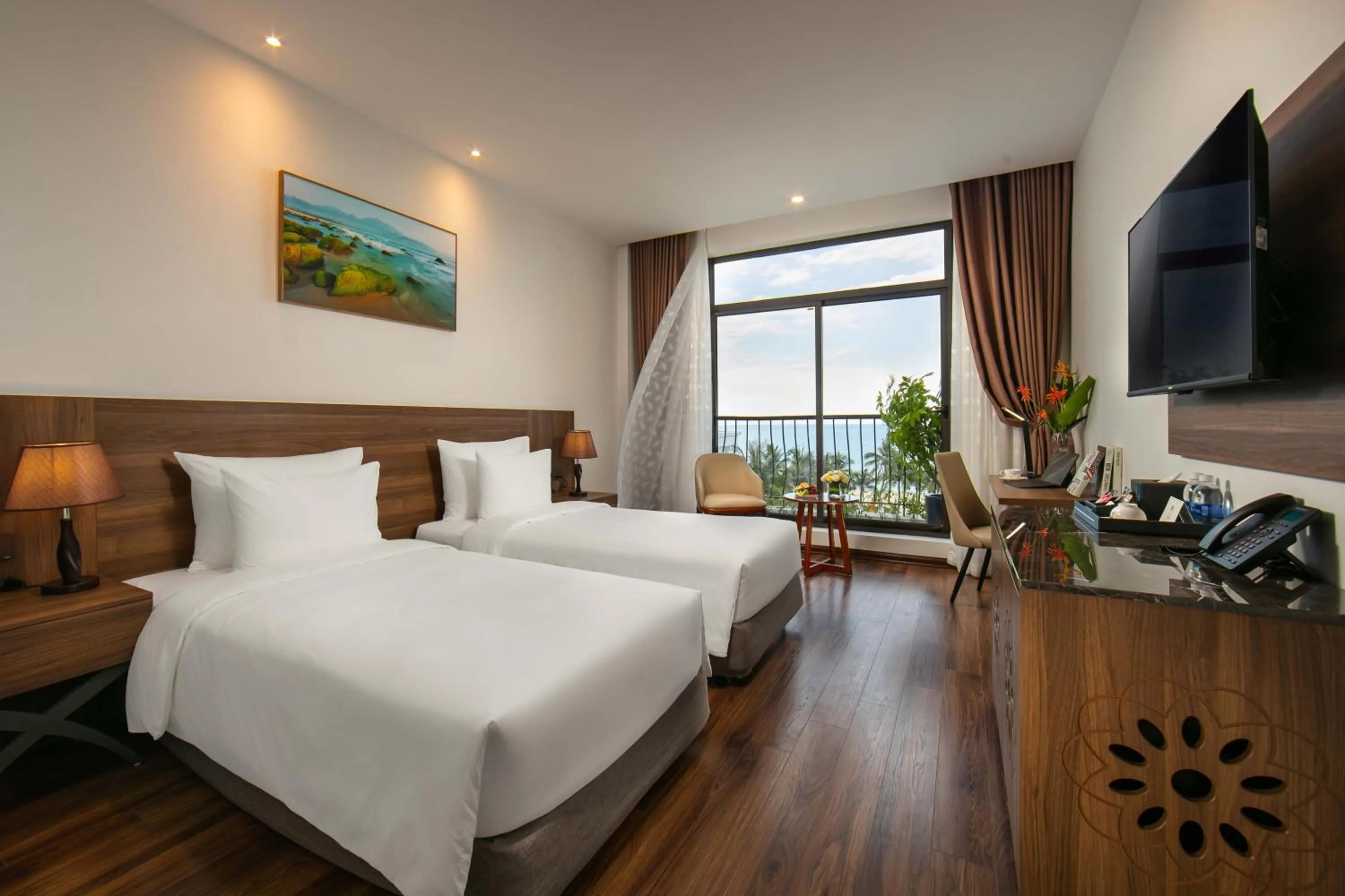 Deluxe Twin Room with Sea View in Nesta Hotel Da Nang