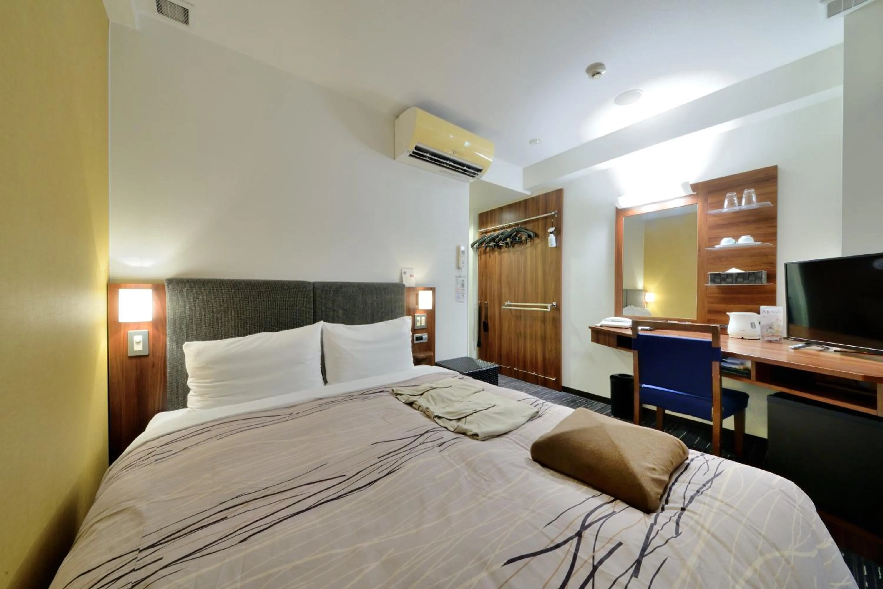 Double Room - single occupancy - Non-Smoking  in Tsuruga Manten Hotel Ekimae