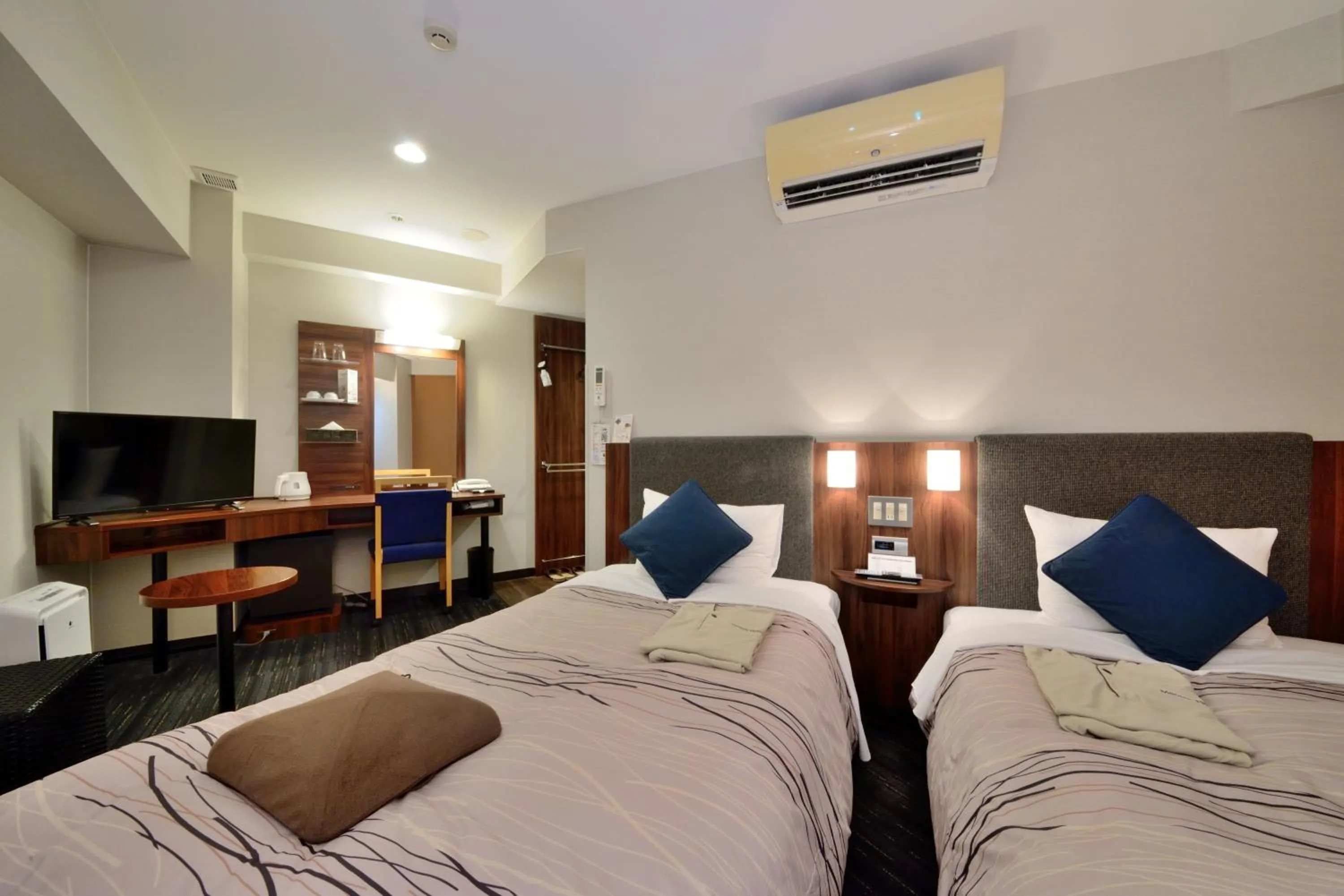 Twin Room - single occupancy - Non-Smoking in Tsuruga Manten Hotel Ekimae