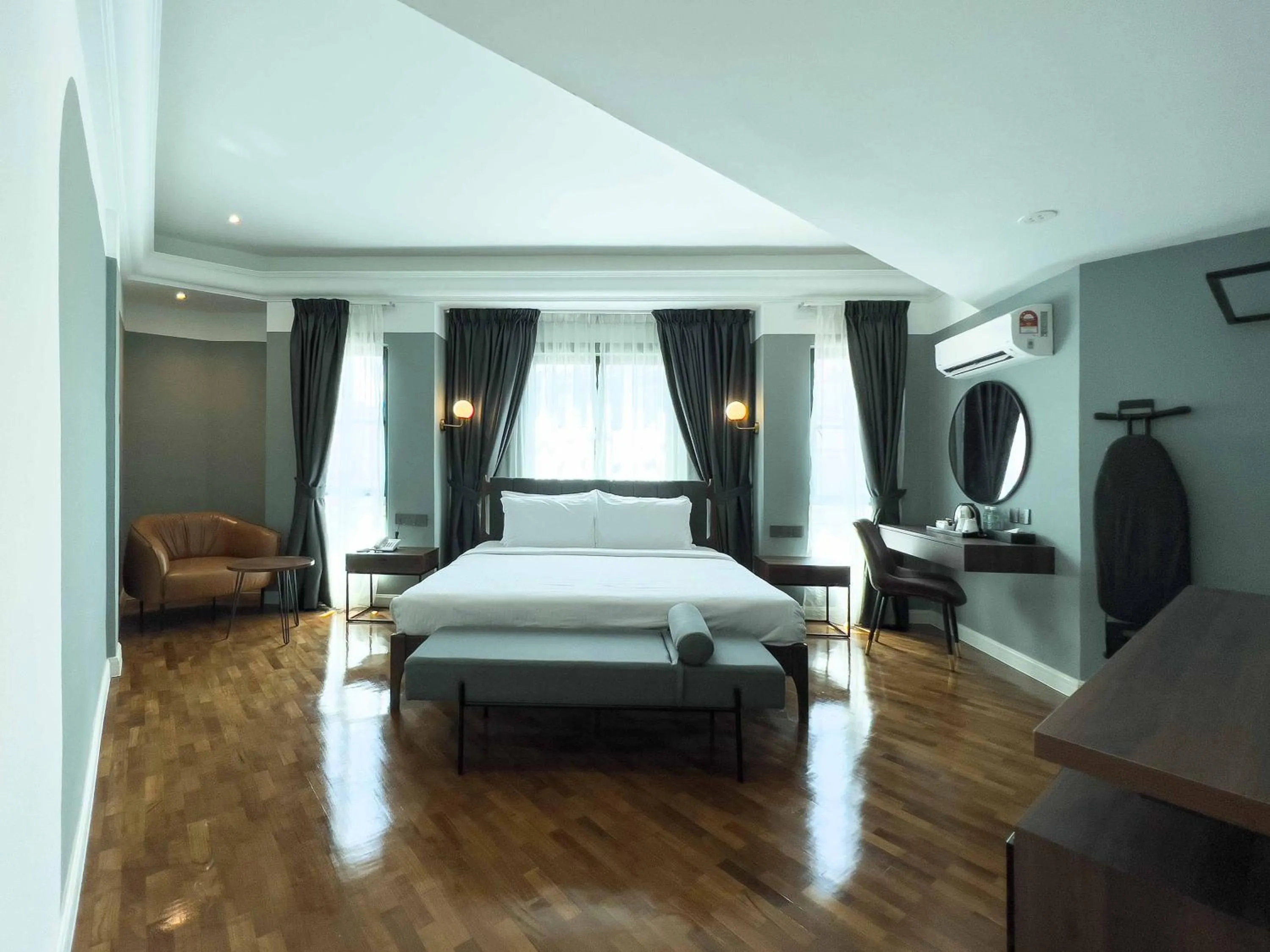 Deluxe Double Room with Balcony (Costa King Room) in Hotel Seri Costa