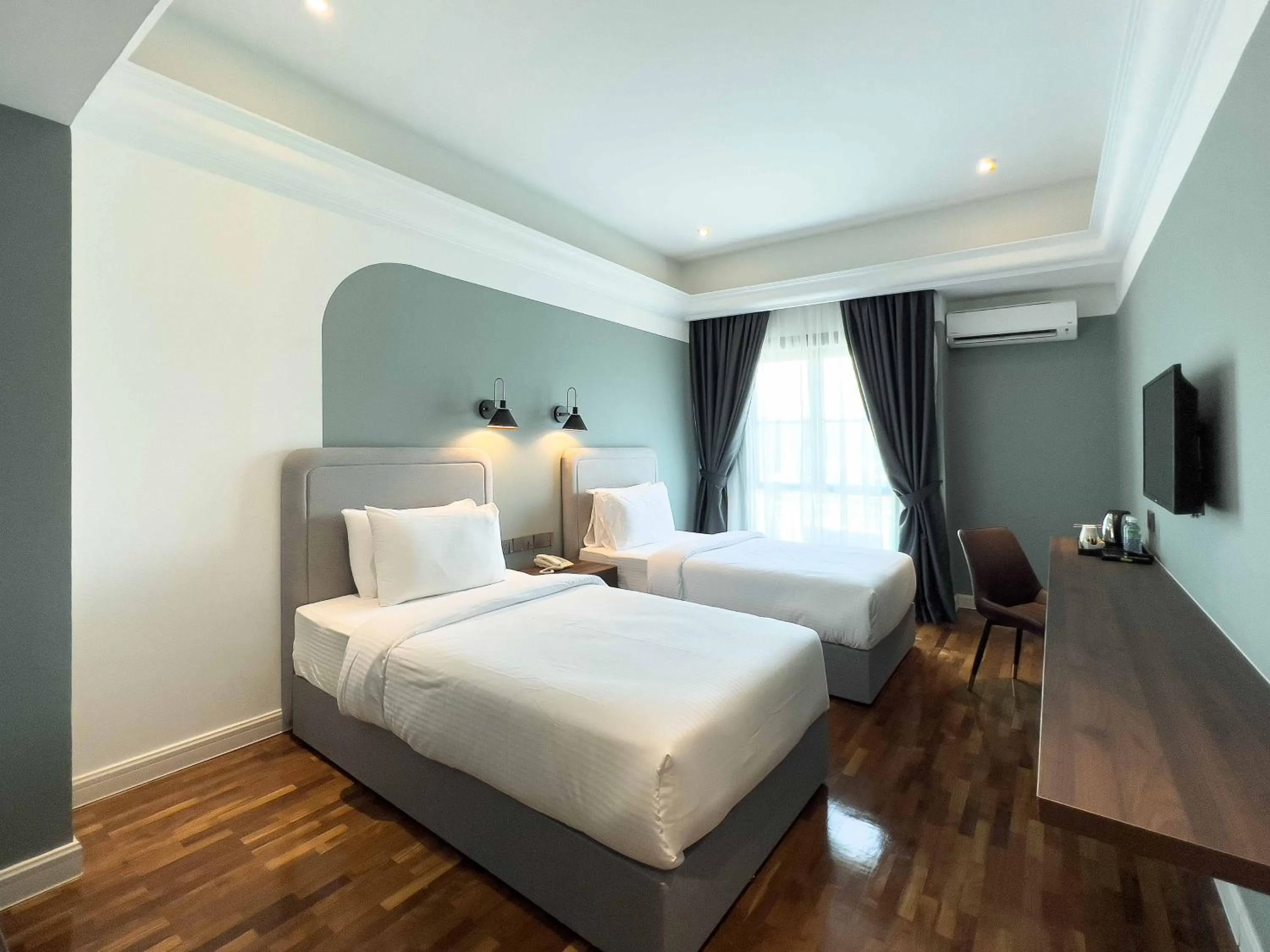 Superior Twin Room in Hotel Seri Costa
