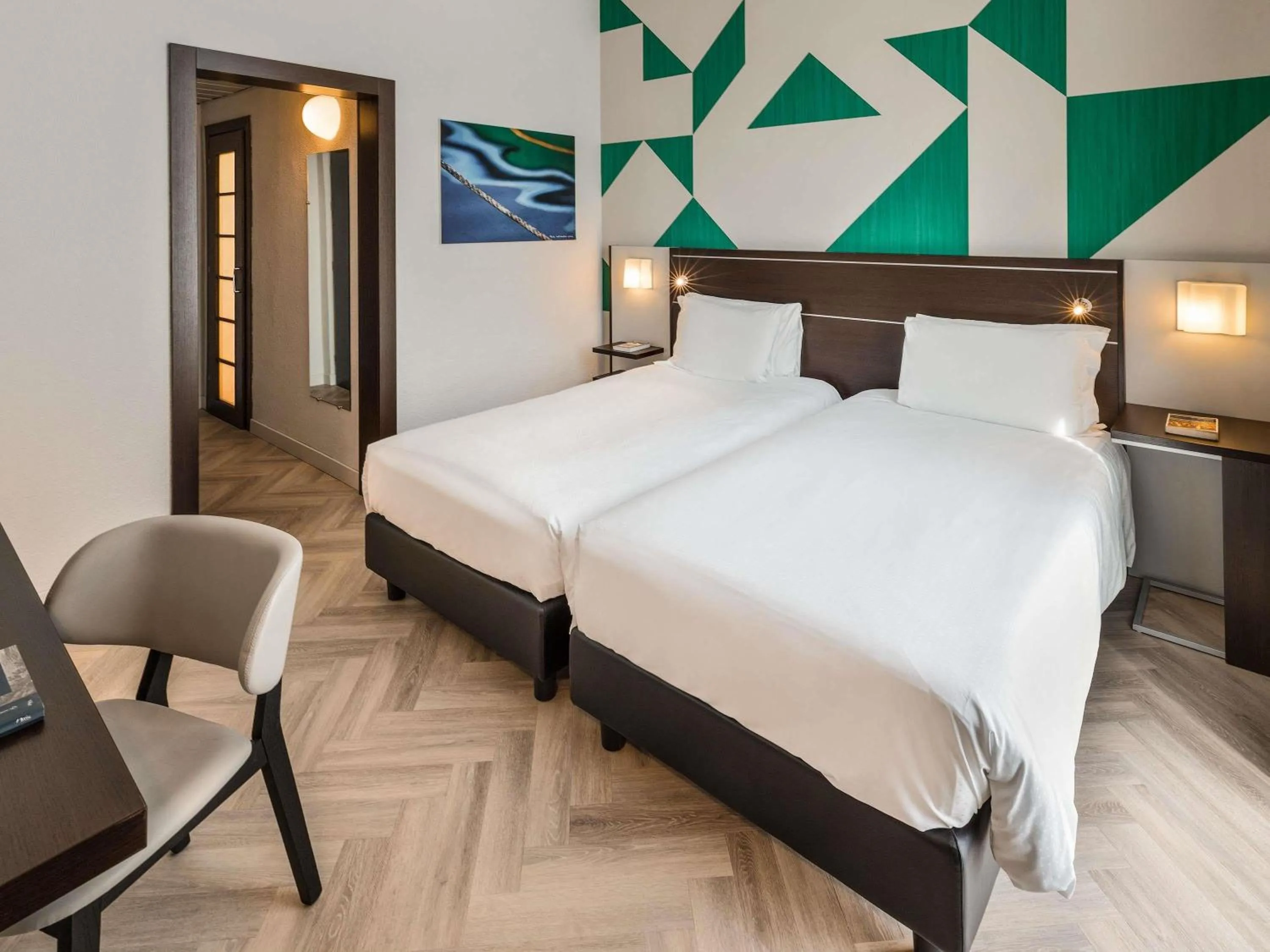 Classic Twin Room - single occupancy in Mercure Napoli Centro Angioino