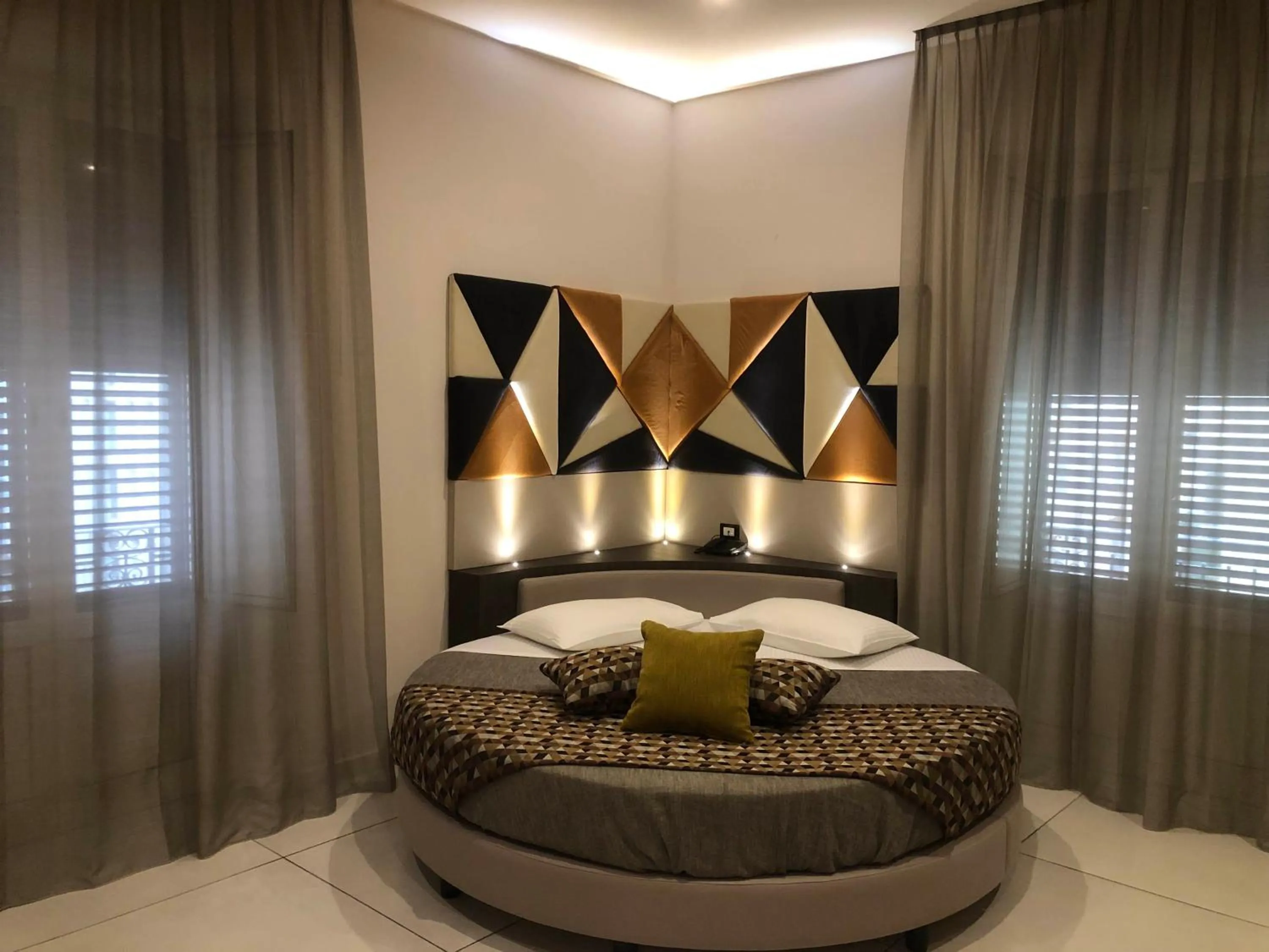 Deluxe Junior Suite in Hotel Tonic