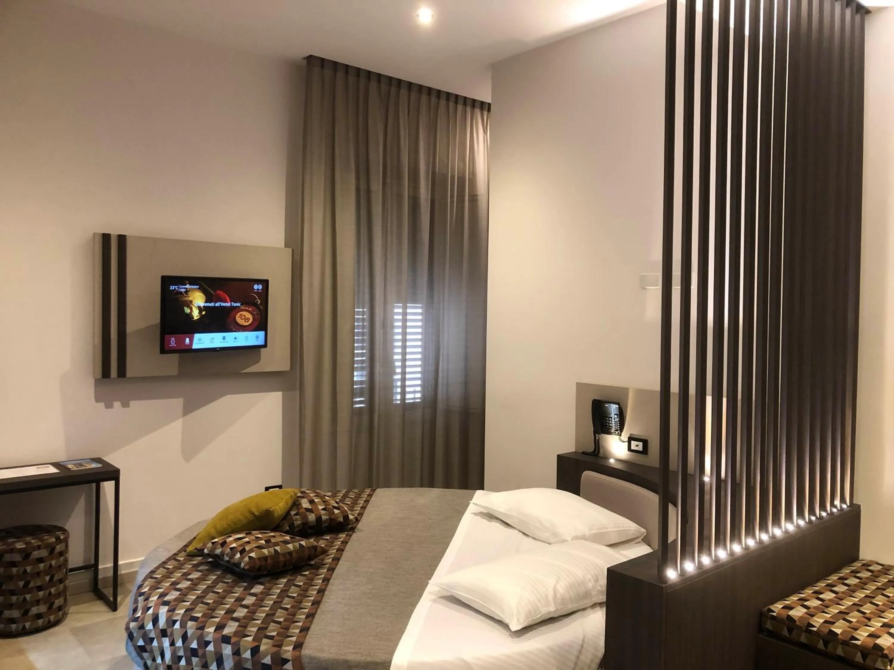 Deluxe Triple Room in Hotel Tonic