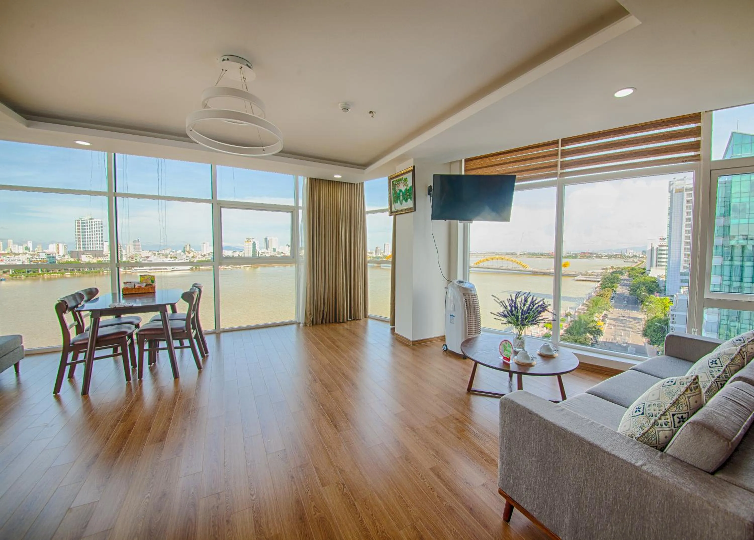 Suite with River View in Pariat River Front Hotel