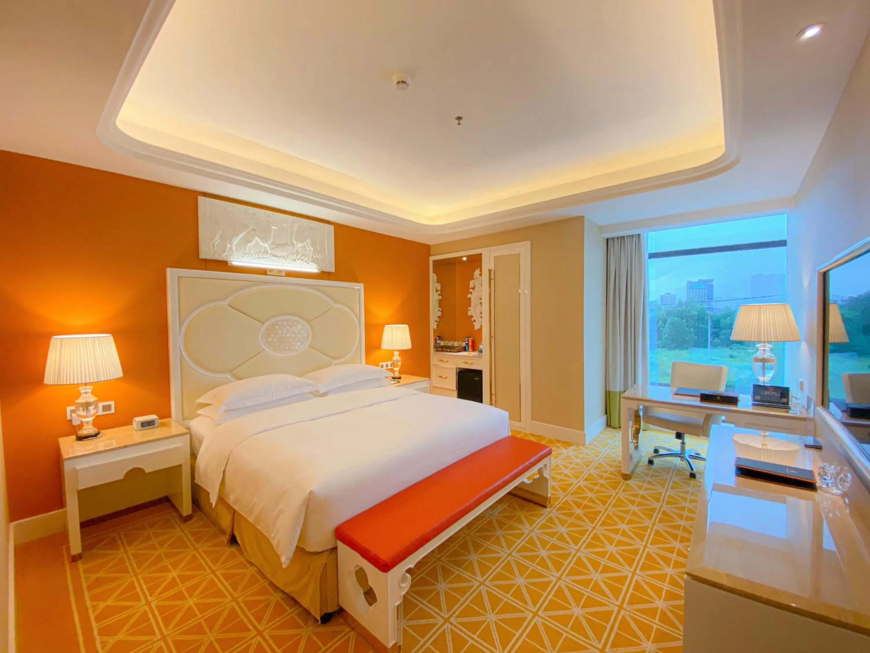 Superior King Room in Continental Xin Hao Hotel and Resort 洲际新濠酒店