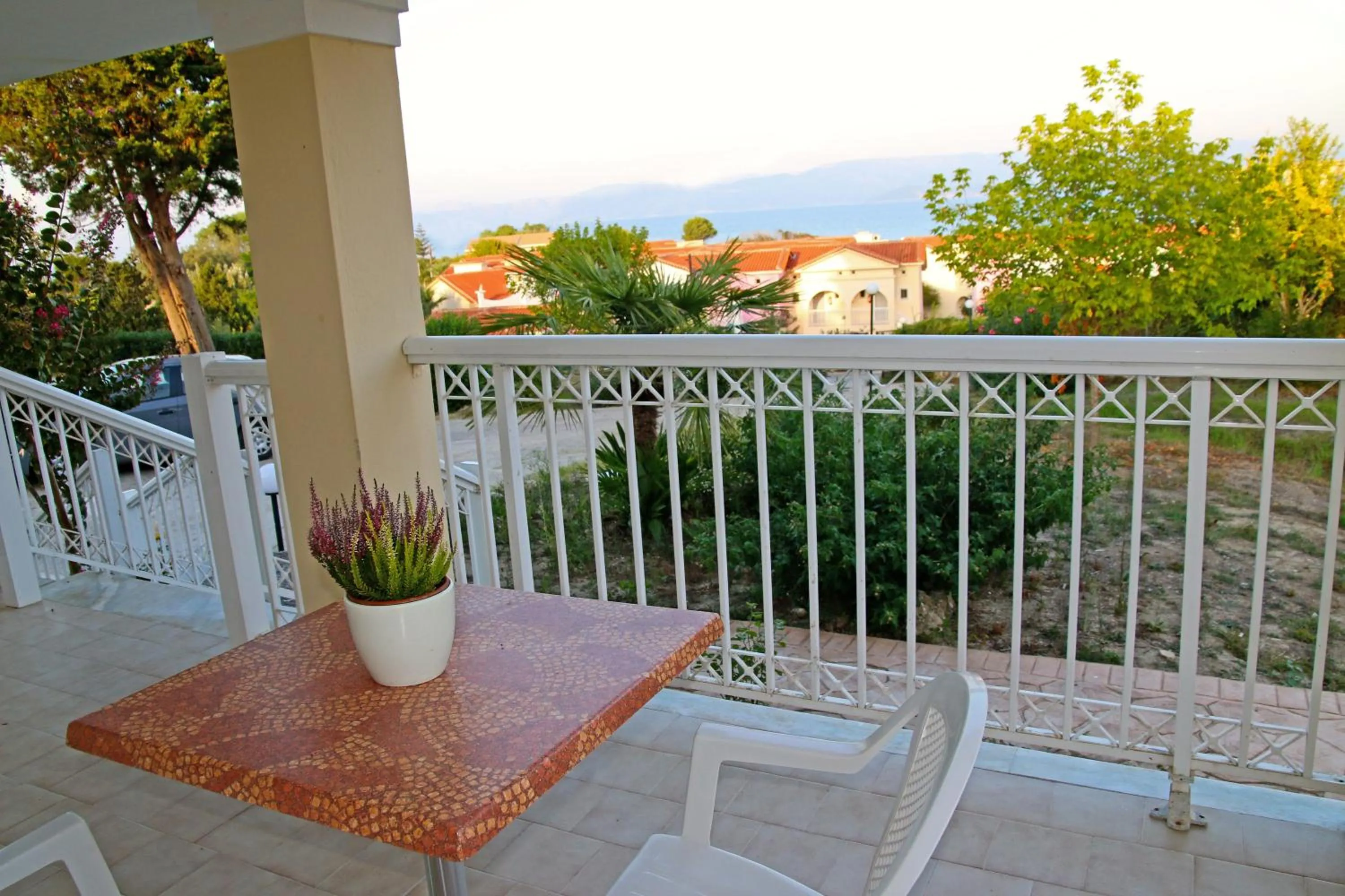 Two-Bedroom Apartment with Sea View (5 Adults) - Annex in Mediterranean Blue