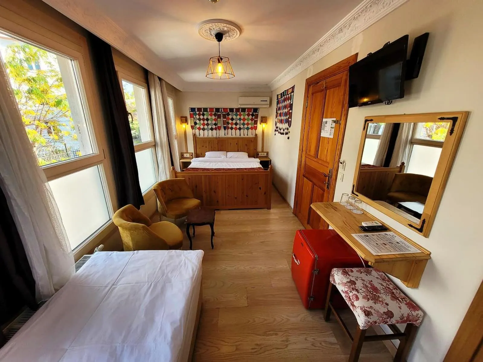 Double or Twin Room with Private Bathroom in Masif House