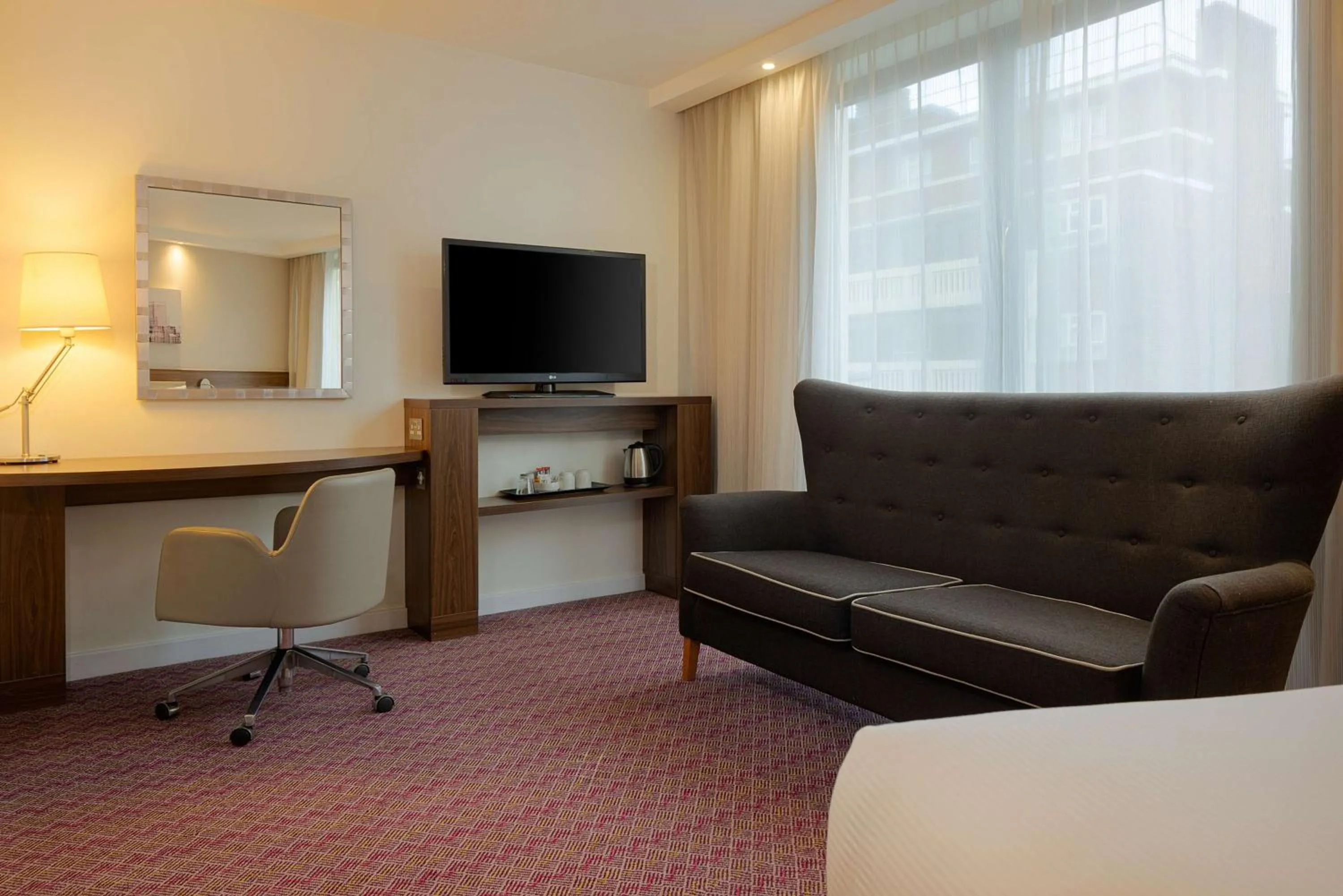 Queen Room - Mobility Access in Hampton by Hilton London Waterloo