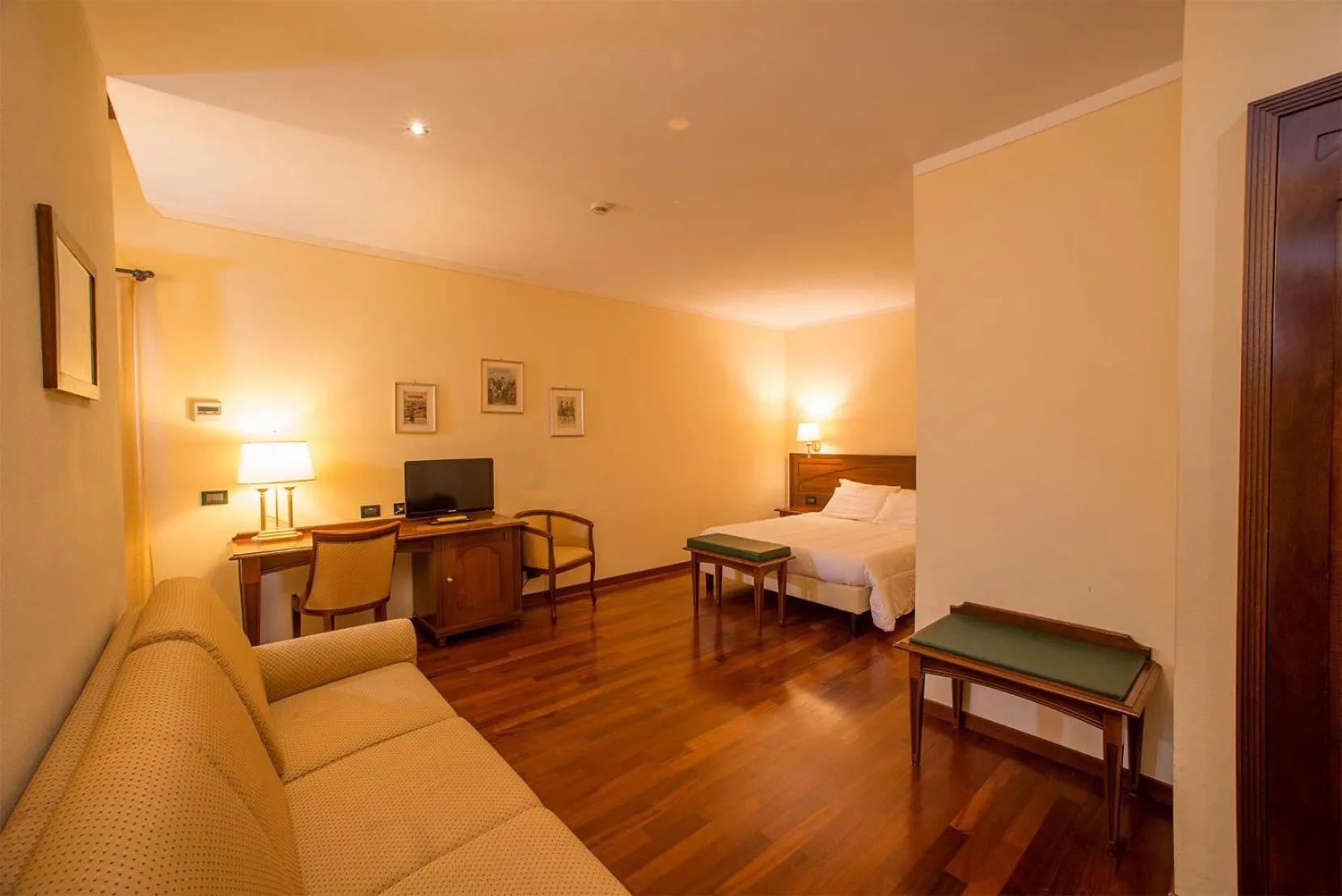 Family Room (2 Adults + 2 Children) in Hotel Conteverde