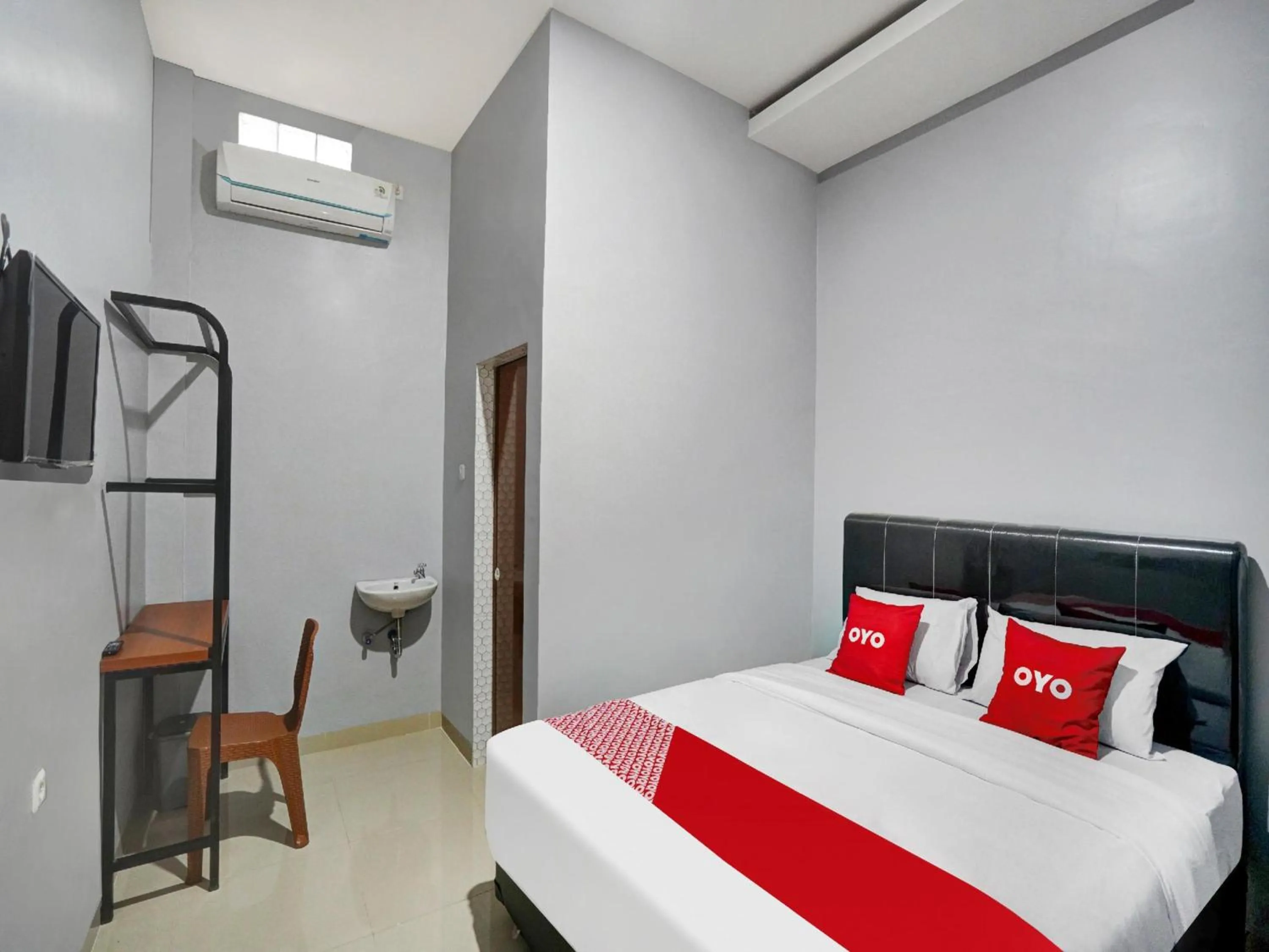 Standard Double Room in Hotel O Beda Arga Near Rs Royal Prima Ayahanda