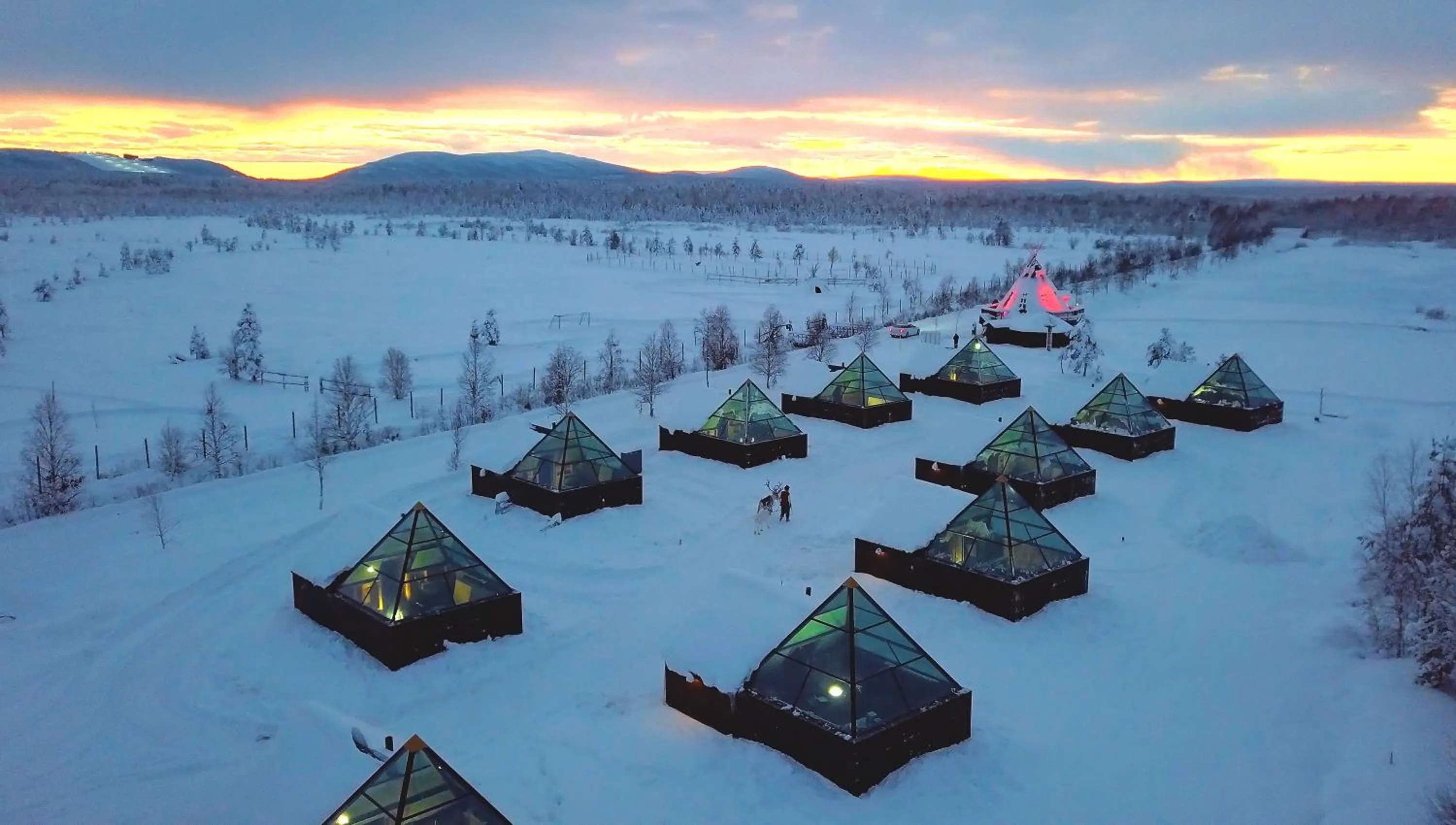 Deluxe Double or Twin Room - single occupancy in Aurora Pyramid Glass Igloos