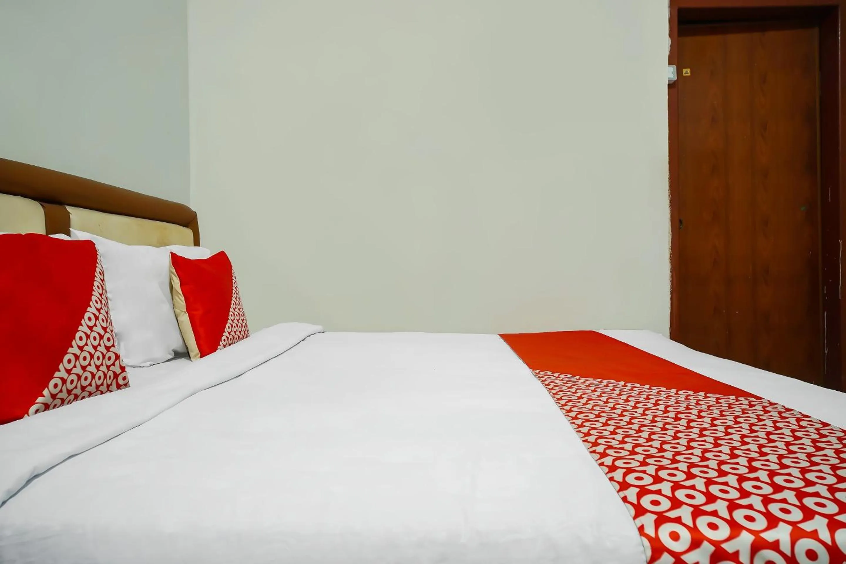 Standard King Room in Hotel O Sidikalang Near KEJAKSAAN NEGERI DAIRI