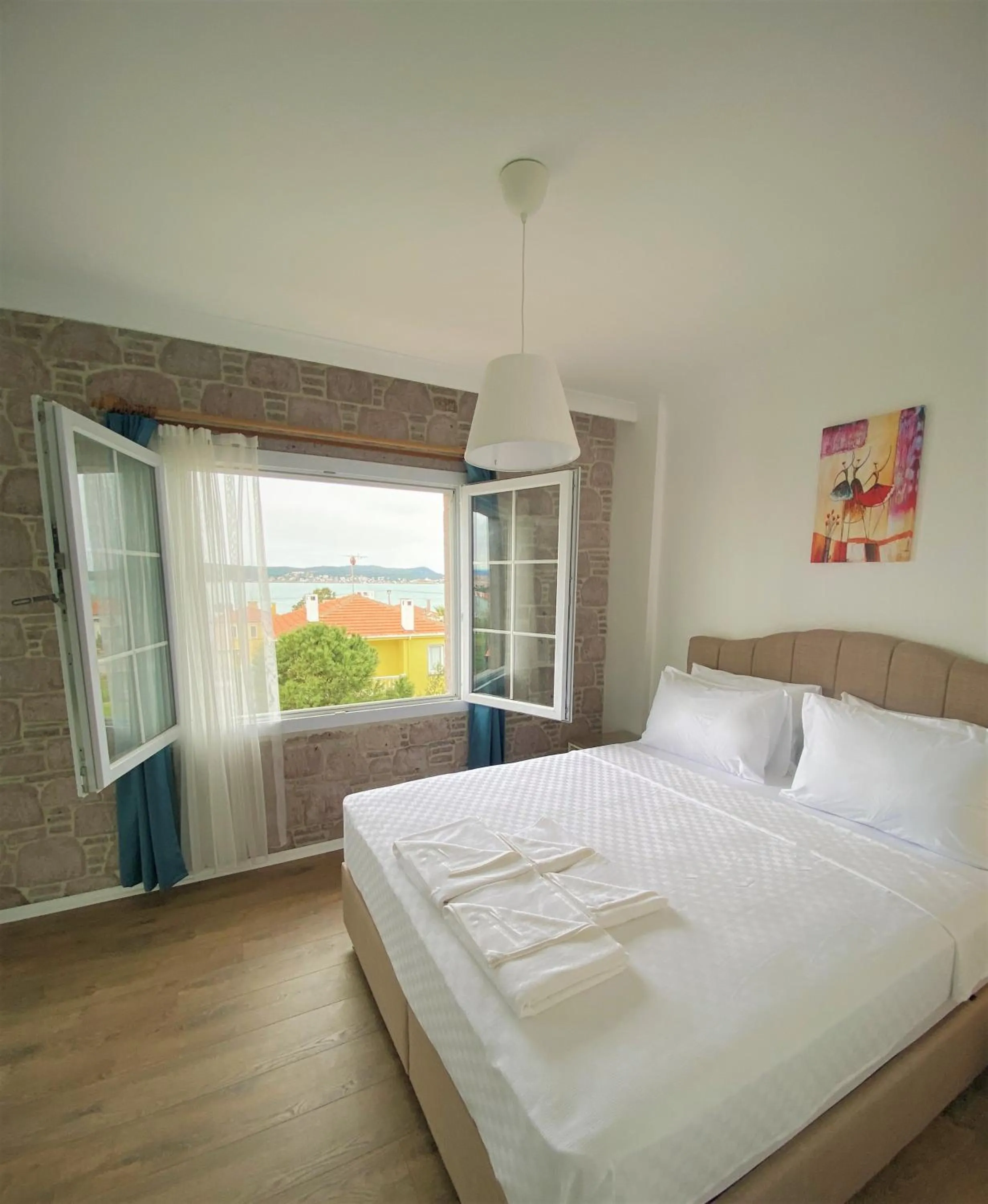 Standard Double Room with Sea View in Cunda Kordon Otel