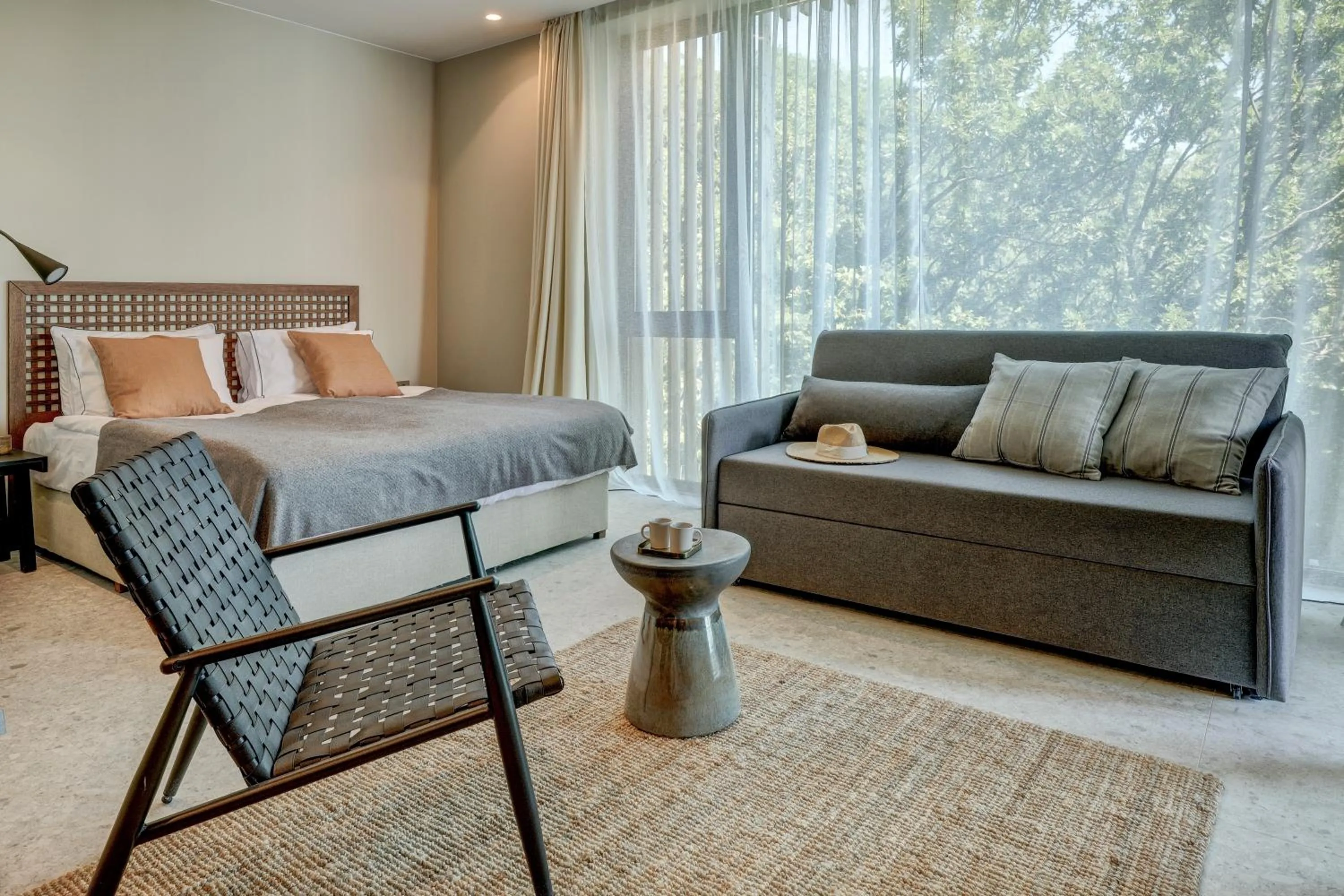 One-Bedroom Suite in Umani Hotel - Free Beach - Free Parking