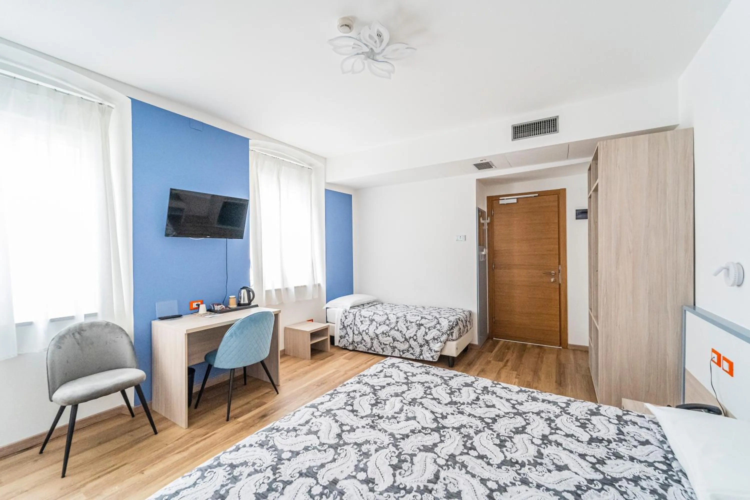 Deluxe Family Room in Hotel Italia