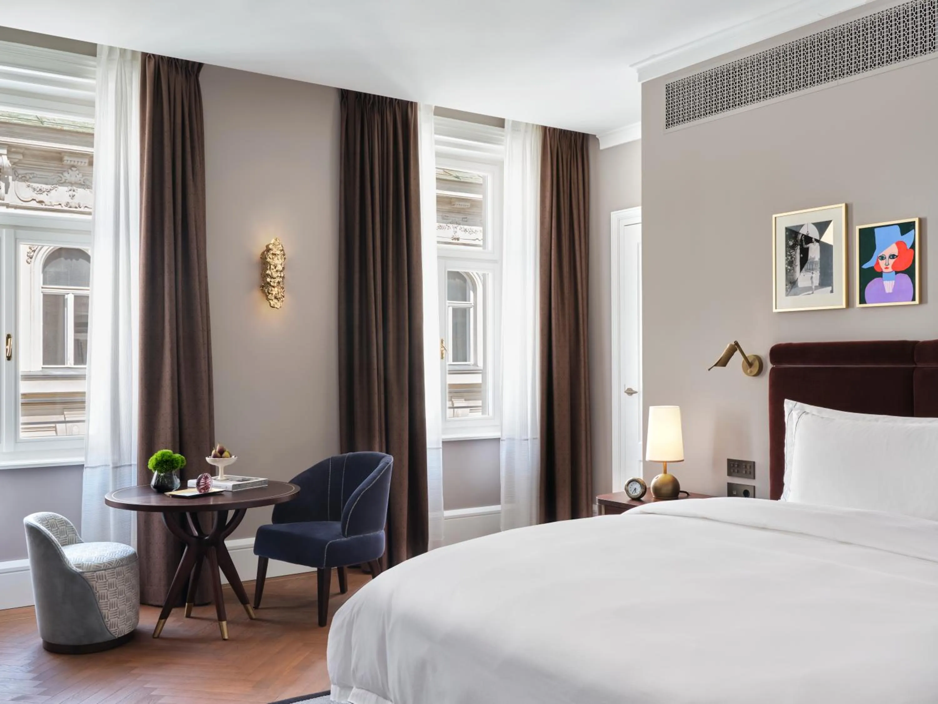 Premier King Room in Rosewood Vienna