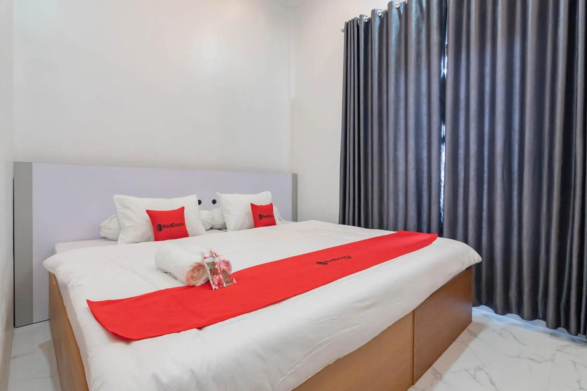 Standard Double Room in RedDoorz Syariah @ Tanggeung