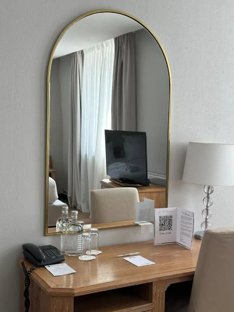 Standard King Room - Non-Smoking  in Best Western Plus Le Picardy