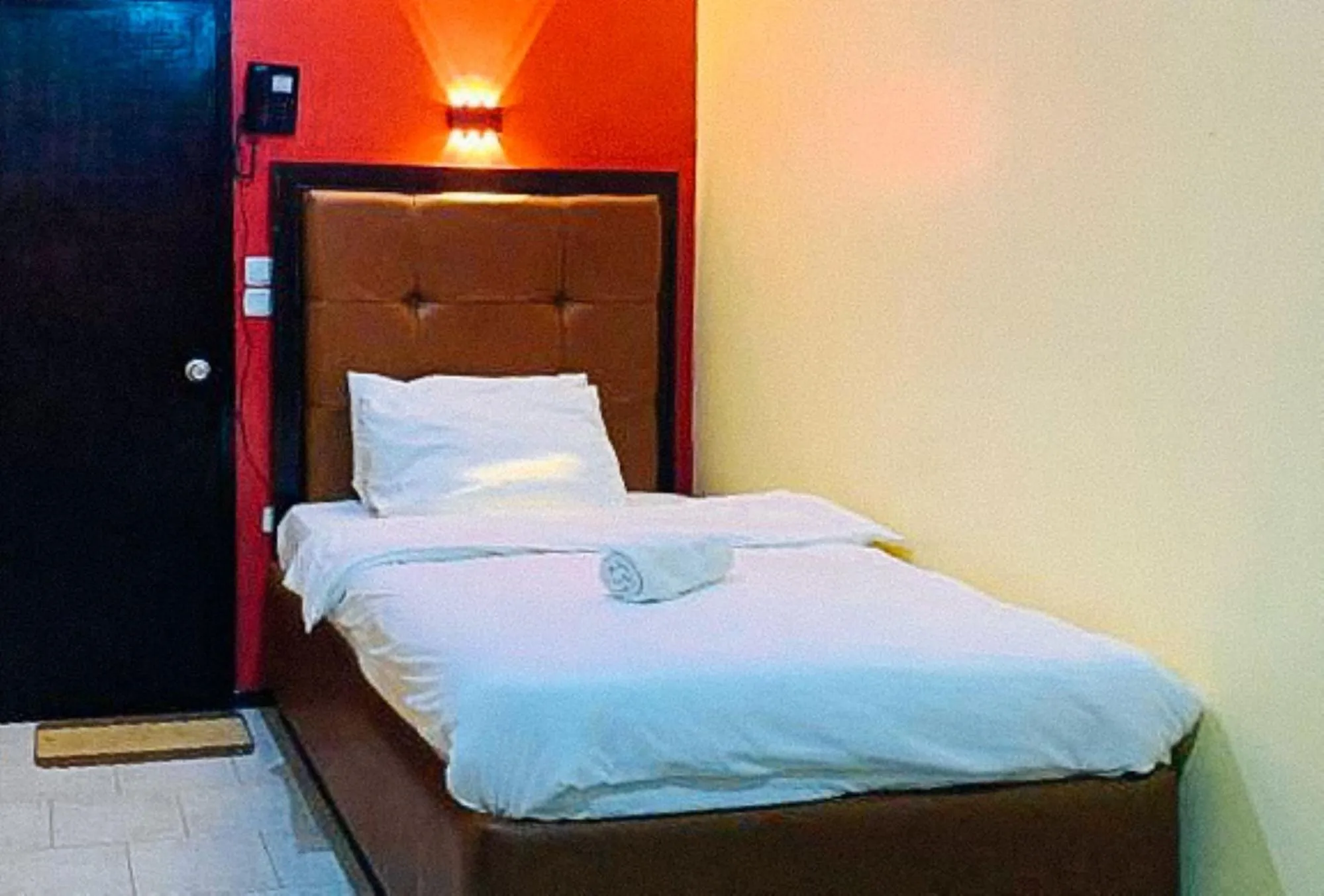 Standard Double Room in RedDoorz at Carlton-Martin Hotel Masbate City