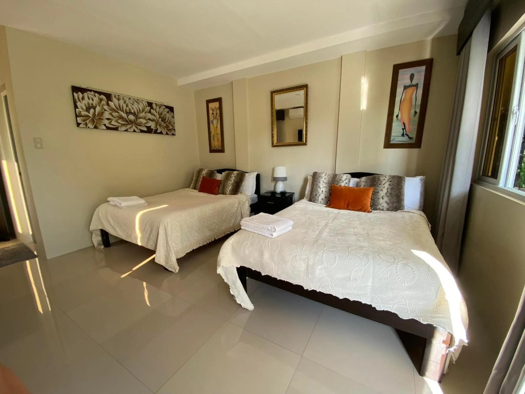 Luxury Quadruple Room in Casa Cecilia Hotel