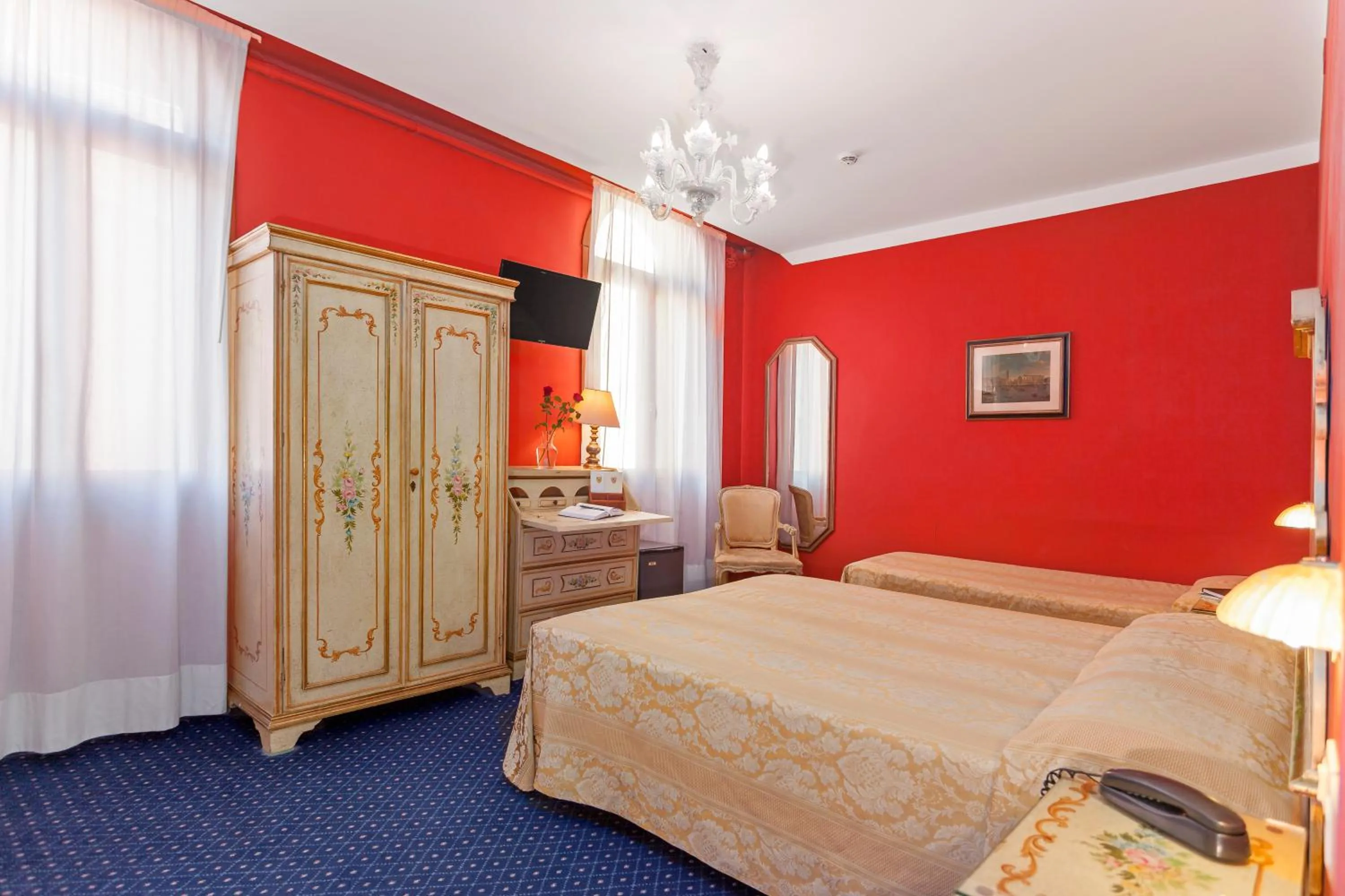Triple Room in Hotel Malibran