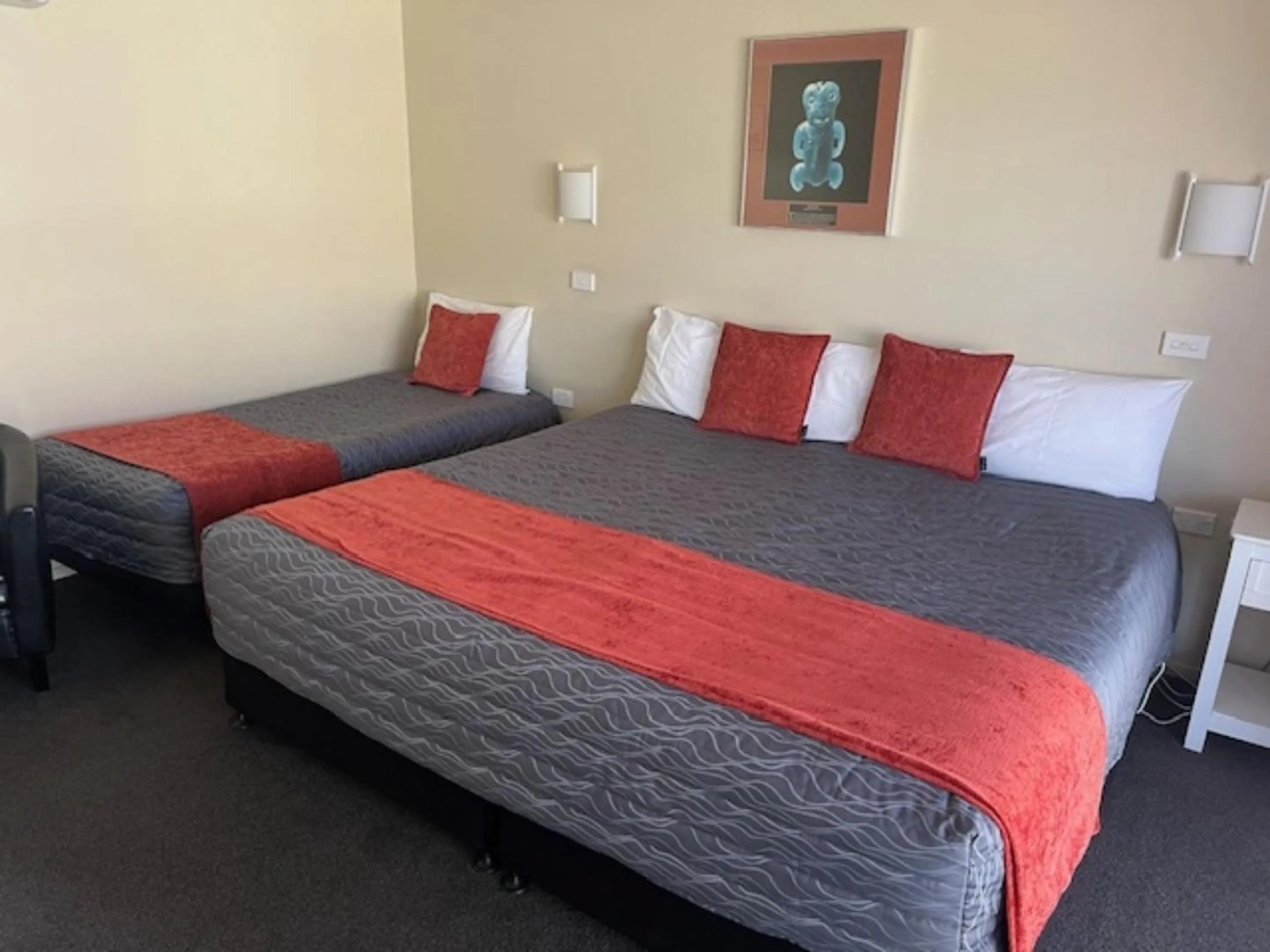 Standard Triple Studio in Scenicland Motels