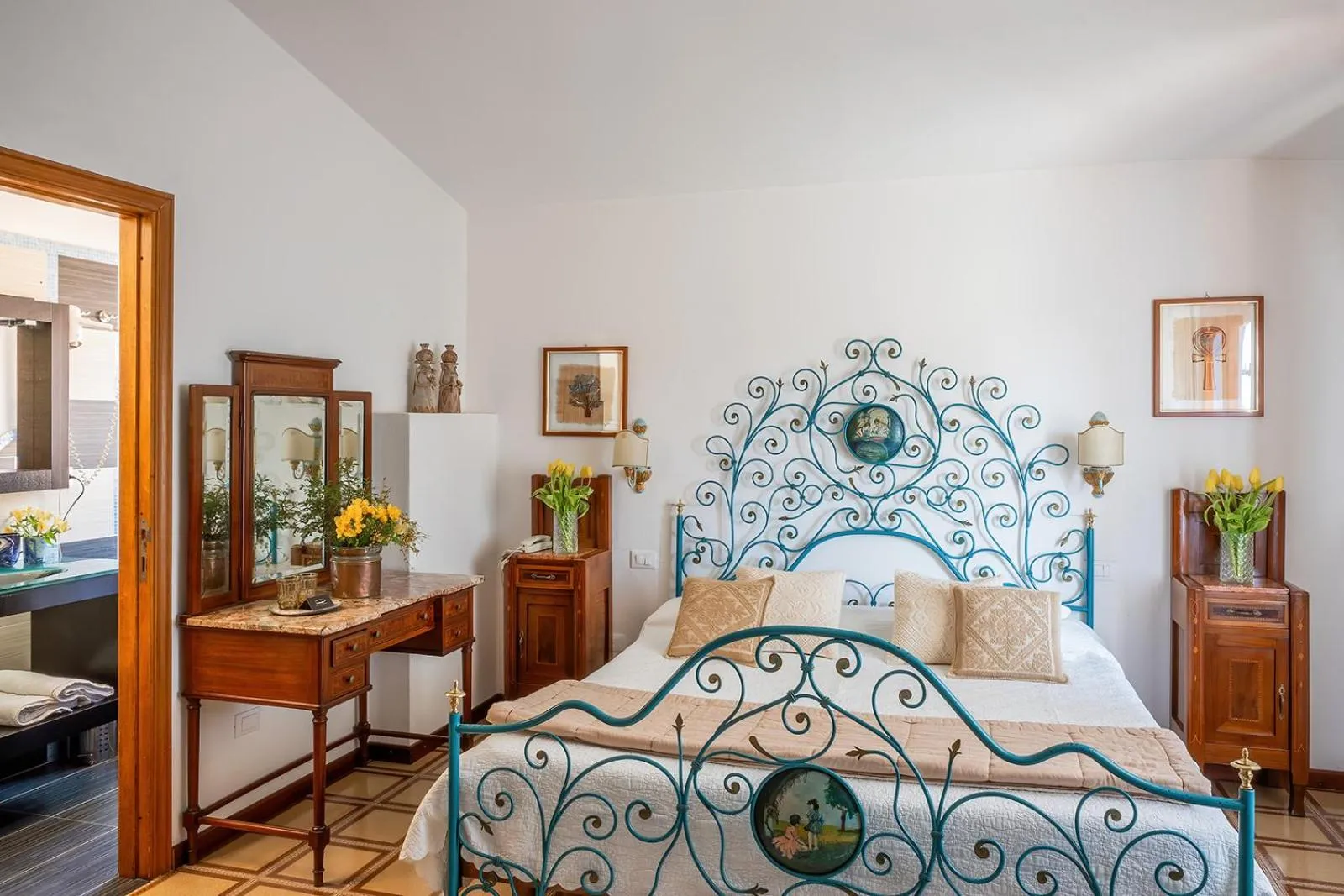 Superior Double Room in Hotel Su Barchile