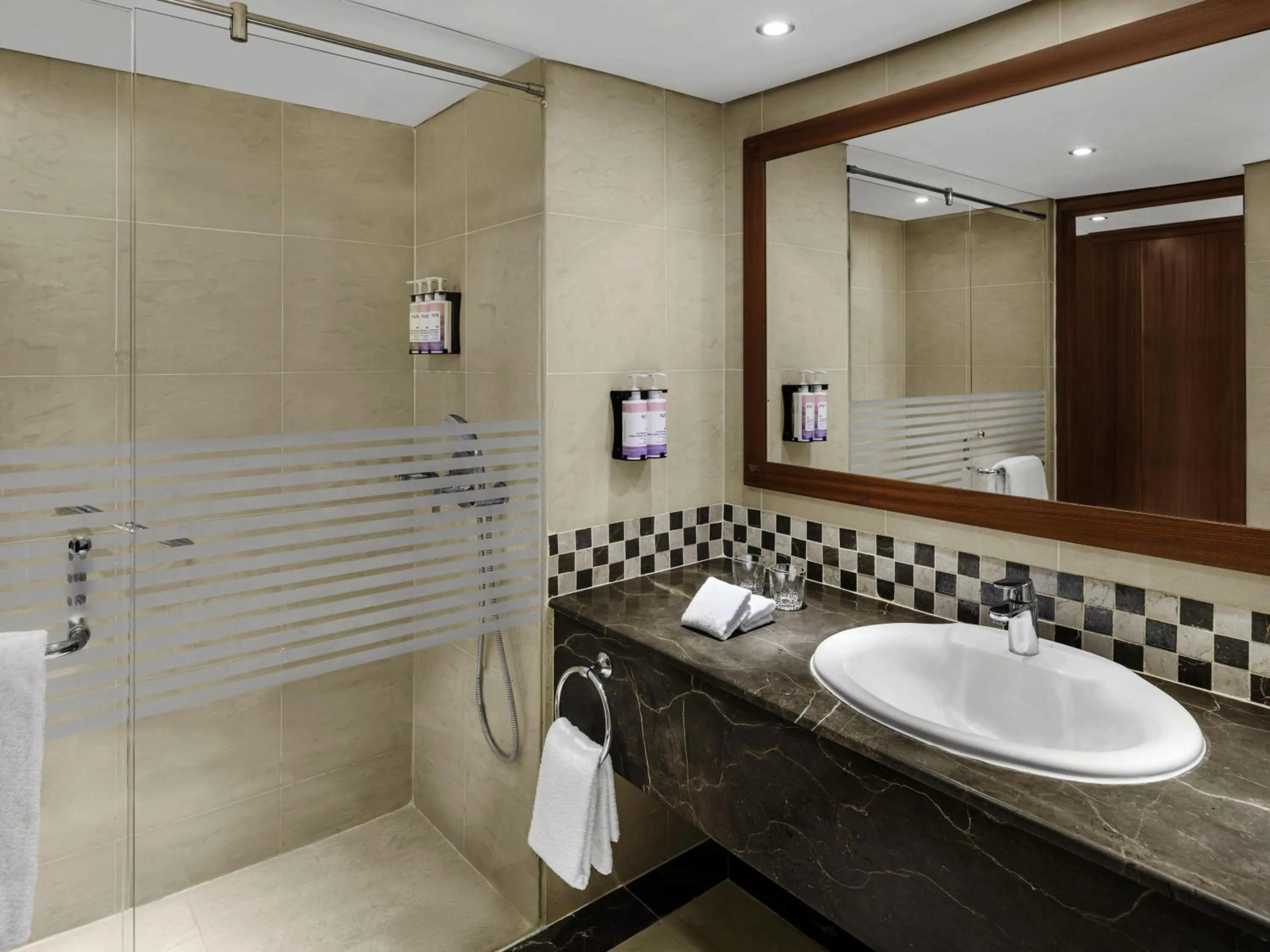 Classic King Room in Mövenpick Hotel Karachi