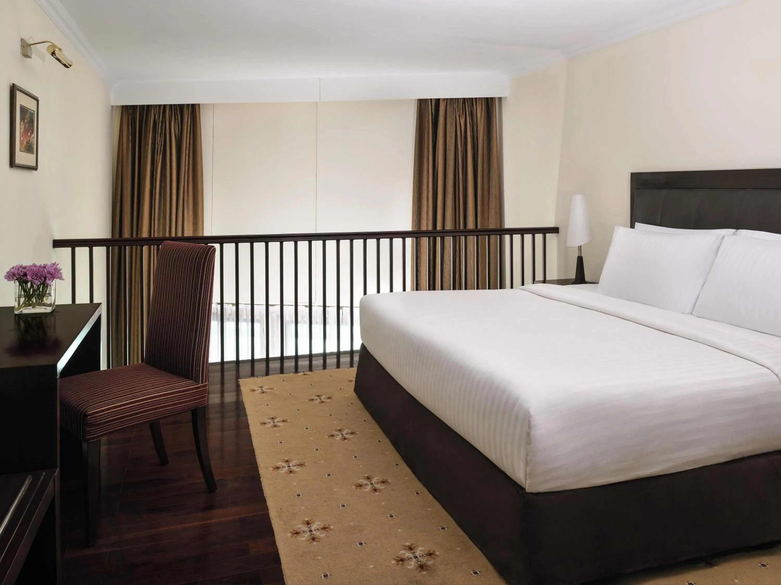 Superior Queen Room in Mövenpick Hotel Karachi